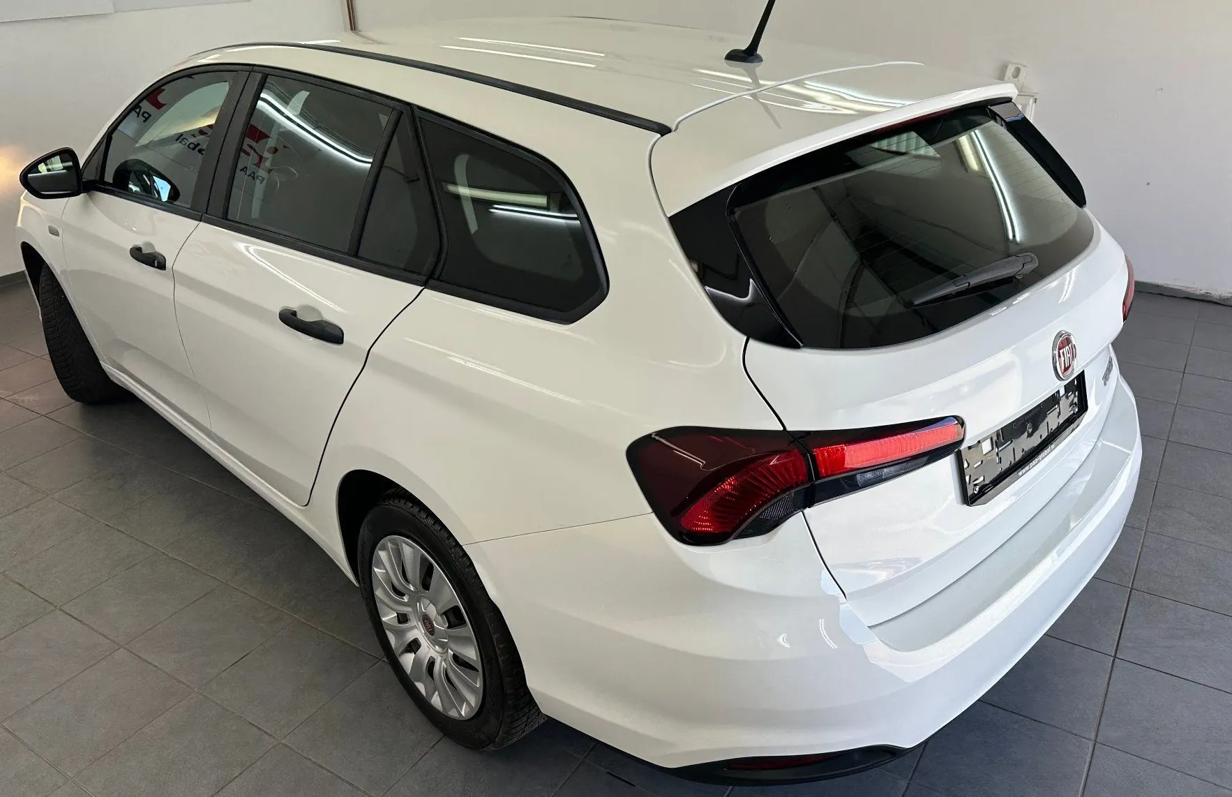 Zunanja slika - Fiat Tipo - 1.3 MJT DIZEL 70 KW.SAMO 108.000 KM - 4