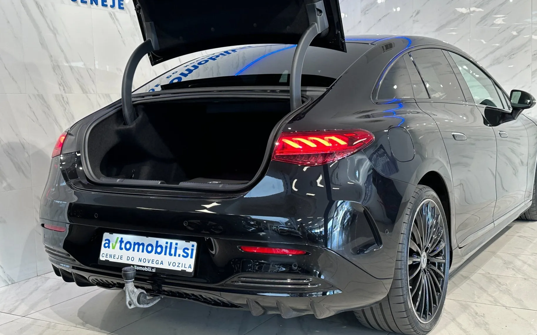 Notranja slika - Mercedes-Benz EQE - 300|AMG Line|DigitalL|Kamera|ACC|Kljuka|Memory|... - 7