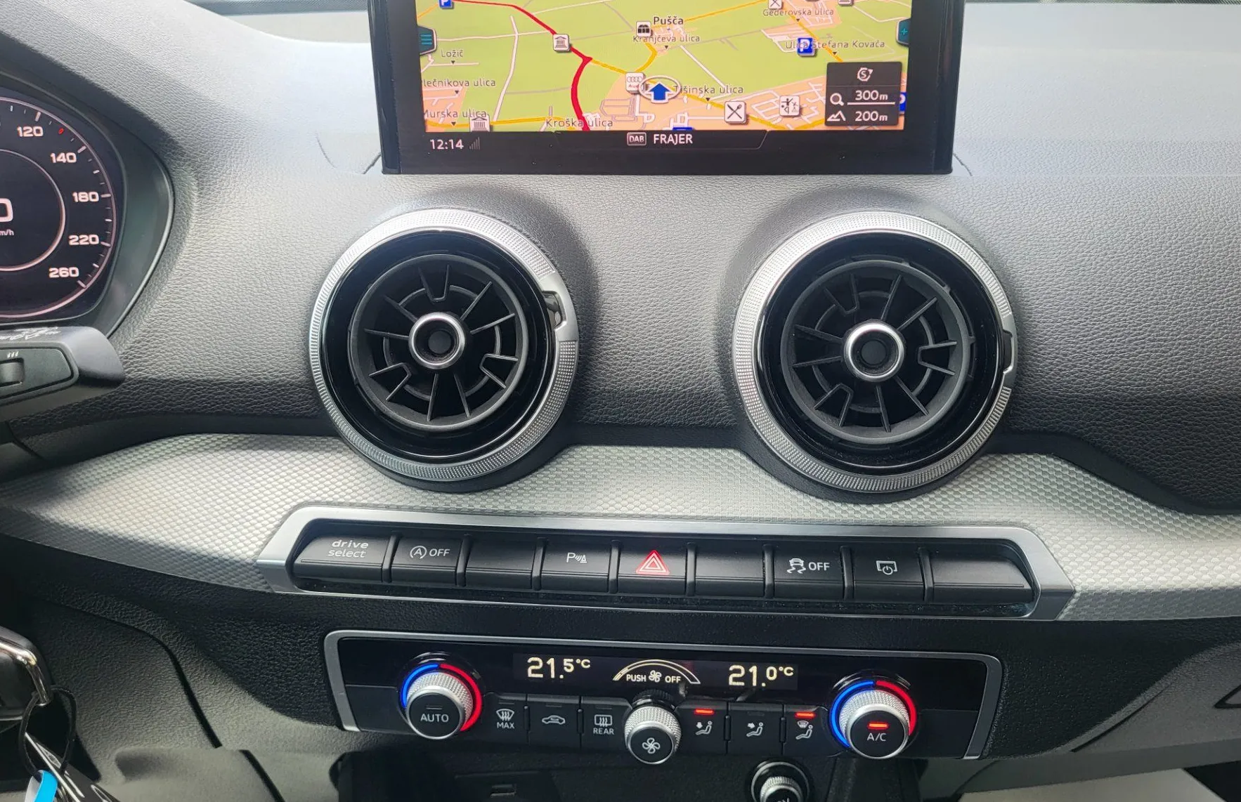 Zunanja slika - Audi Q2 - 2.0 TDI S-tronic alu-pdc-navi-led-vl.kljuka-usnje - 12