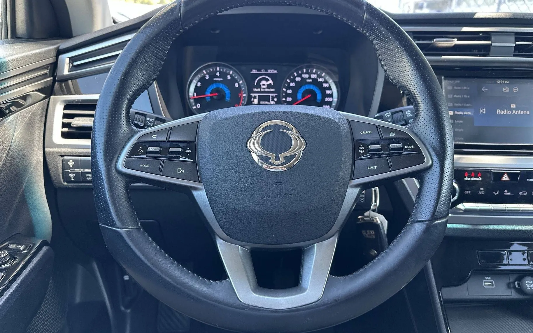 Notranja slika - KG Mobility Korando - 1.5 T-GDI ISG Style - 14