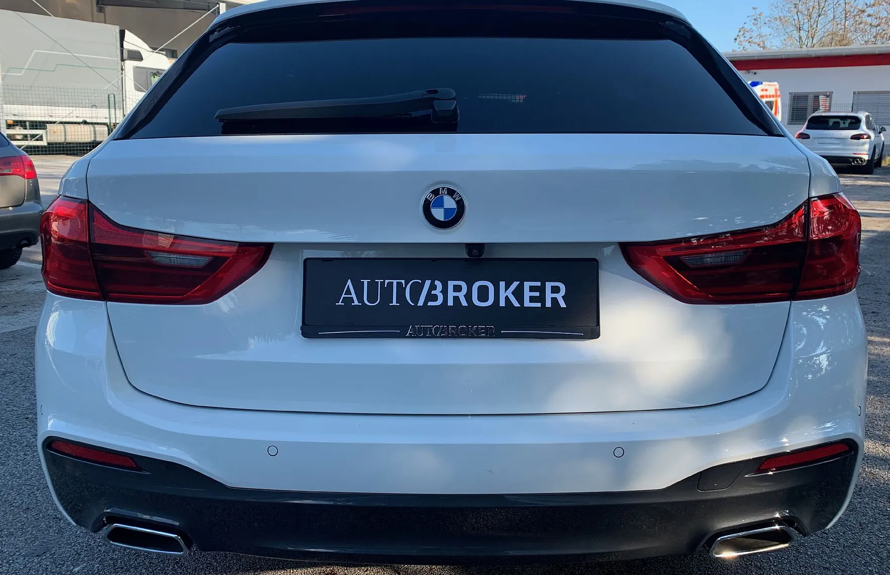 Zunanja slika - BMW Serija 5 - Touring: 520d xDrive Avt. M SPORT Navi Kamera LED PDC - 5