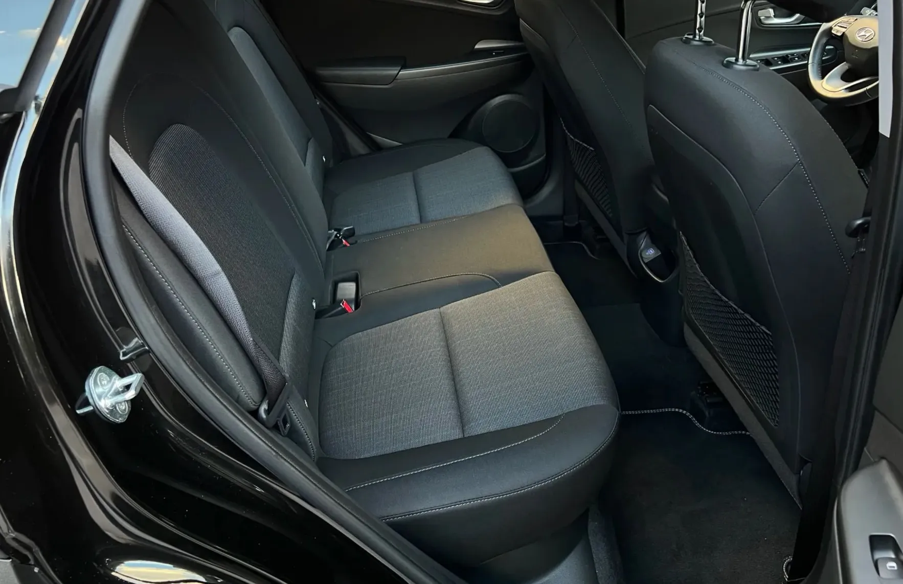 Zunanja slika - Hyundai Kona - 1.6 CRDI 136 MHEV od 1 lastnika 1 letna garancija - 13