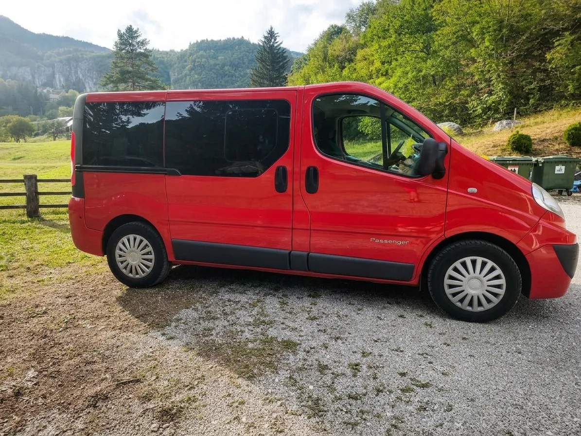 Zunanja slika - Renault Trafic - Passanger - 5