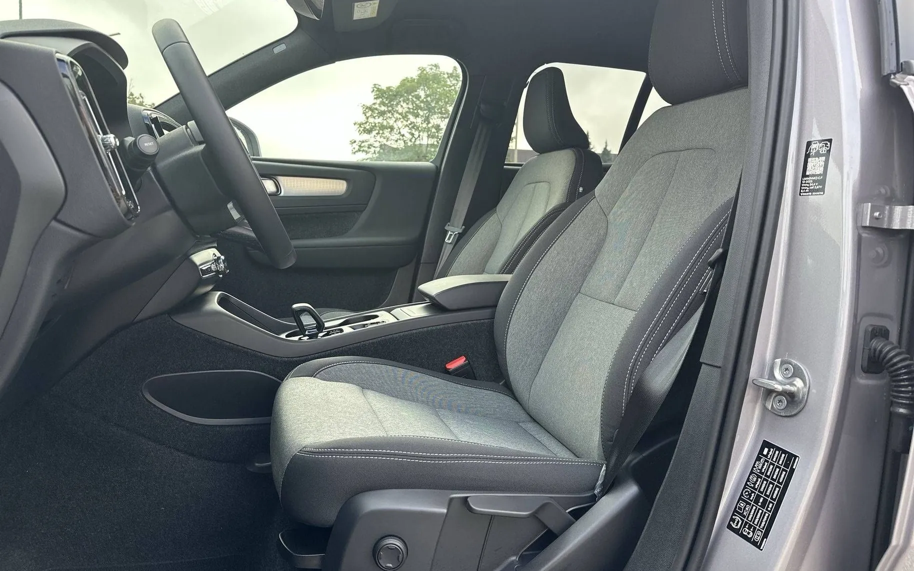 Notranja slika - Volvo XC40 - B3P Core Avt. - 10