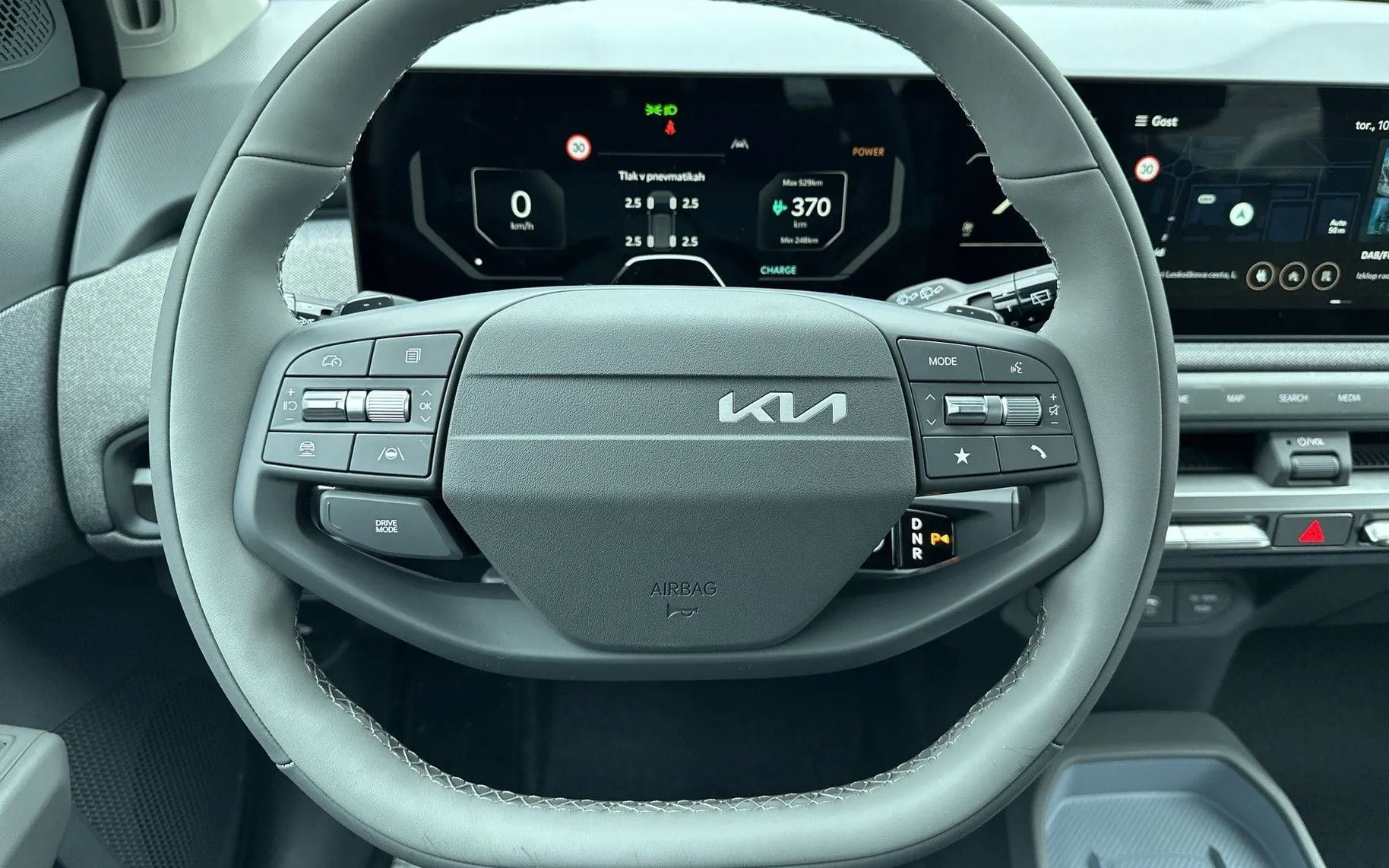 Notranja slika - KIA EV3 - STAR 58.3 kWh baterija... - 13