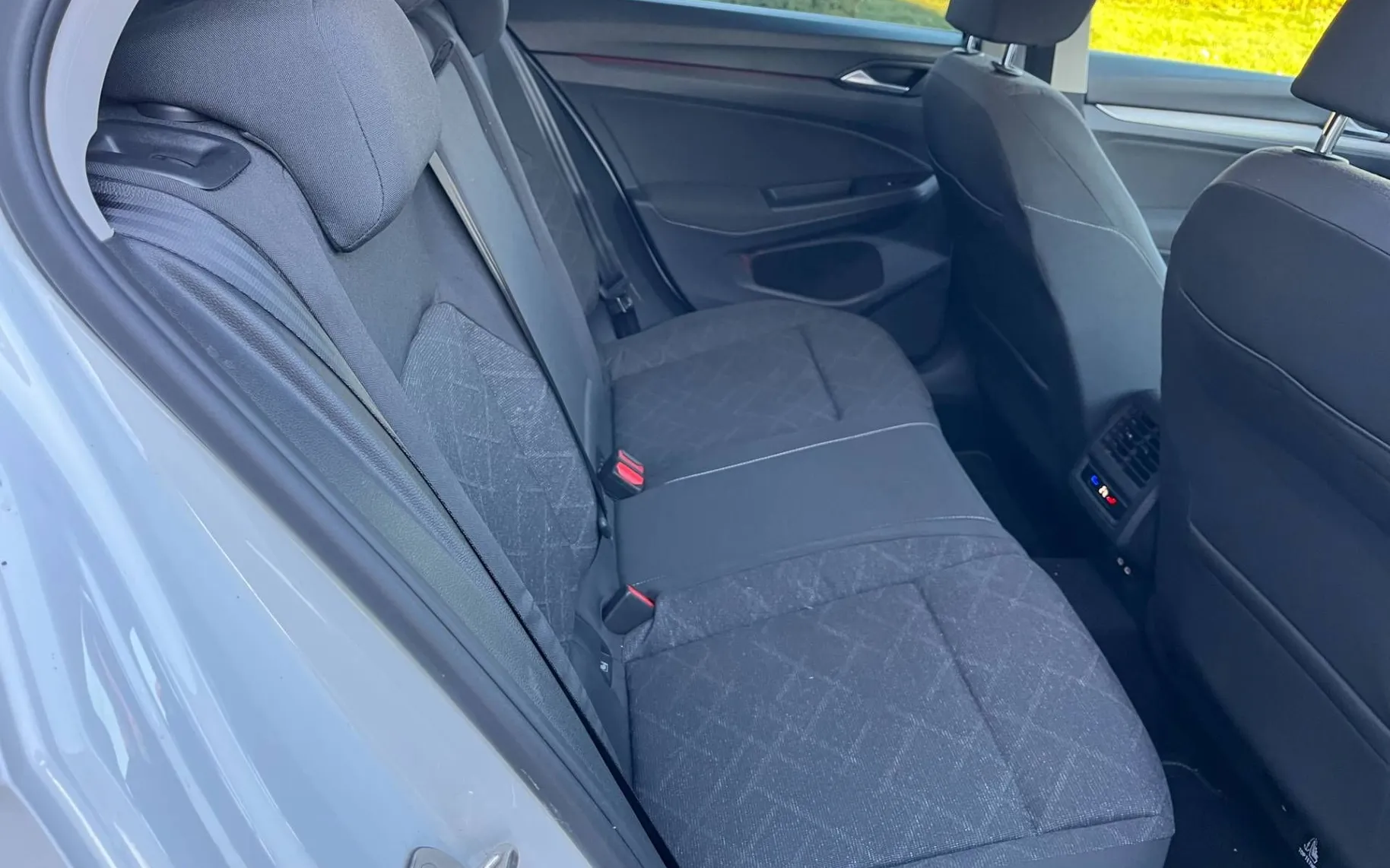 Notranja slika - Volkswagen Golf - 2.0 TDI BMT DSG-1 LASTNIK-VIRTUAL-LED-KAM-ODLIČEN. - 11
