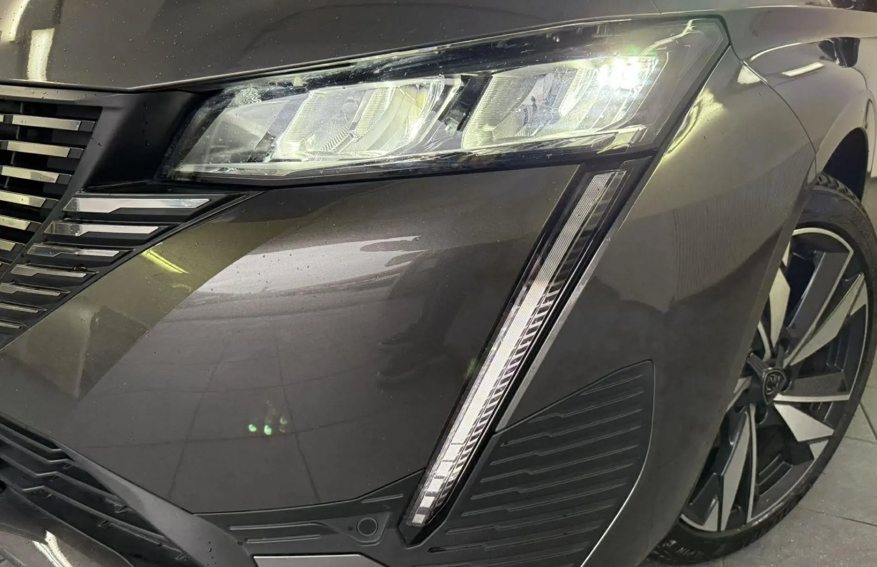 Zunanja slika - Peugeot 308 - 1.2 PURETECH 130 ALLURE.LED.NAVI.USNJE.ALU.ACC - 5