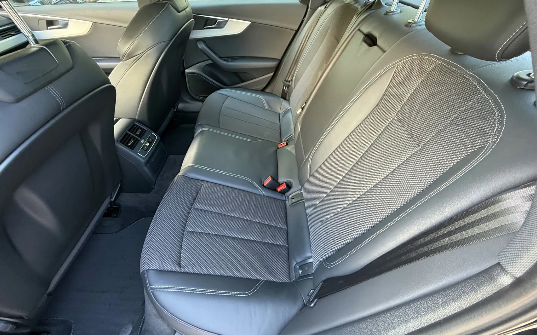 Zunanja slika - Audi A4 - 2.0 TDI ultra 2xSline-Virtual-Matrix-Navi... - 17