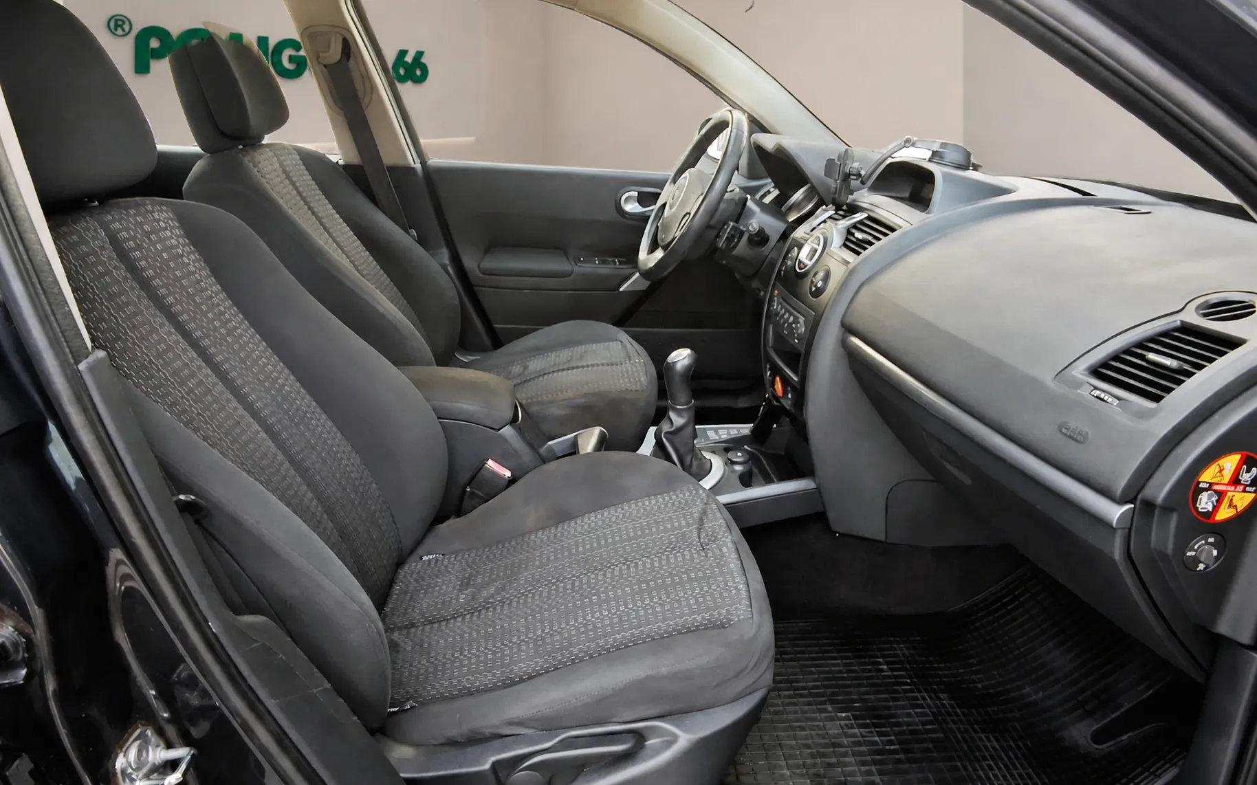 Notranja slika - Renault Megane - 1.6 16V-ODLIČNO OHRANJEN-5 VRAT-MODEL 2008 - 10