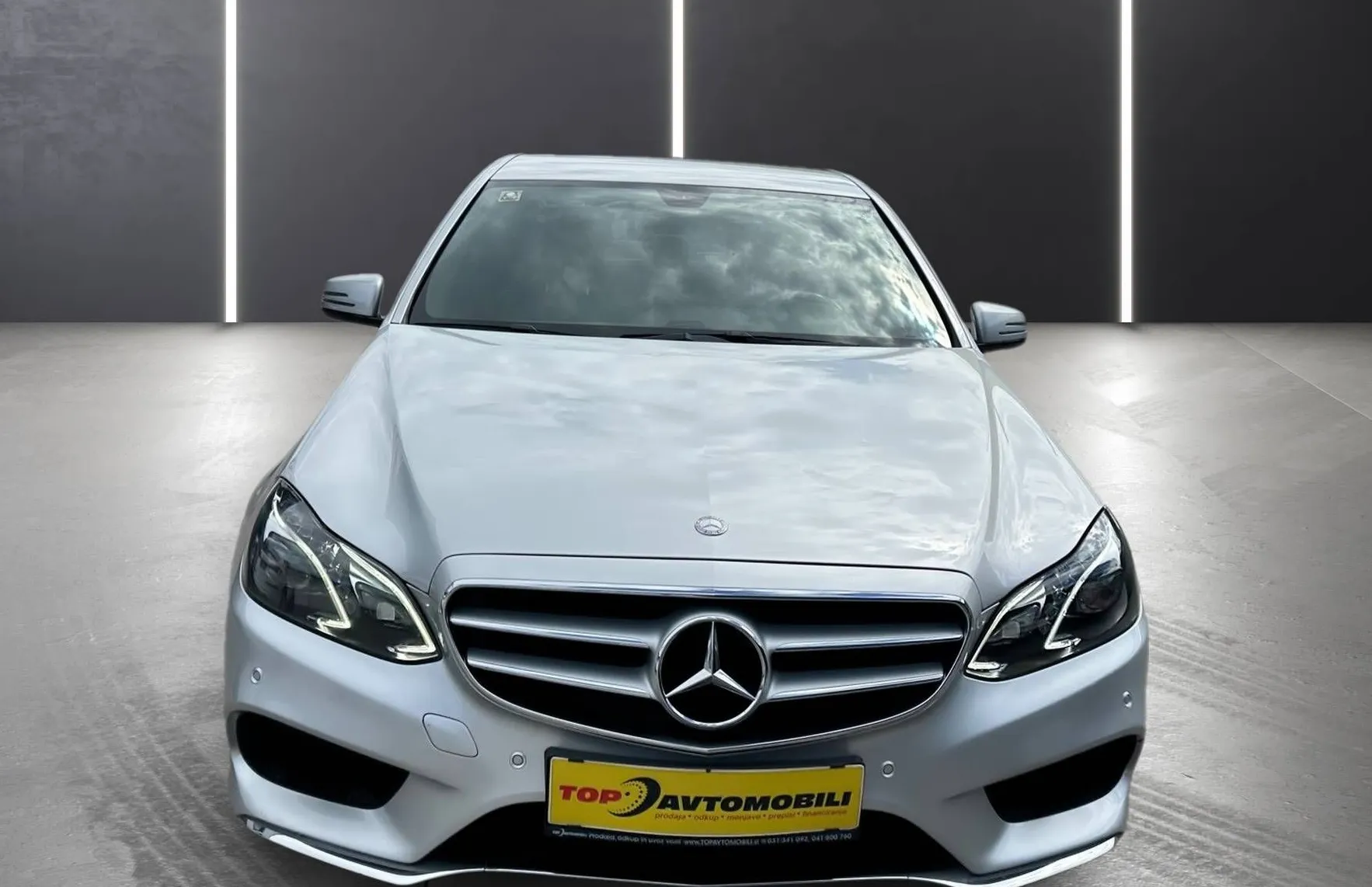 Zunanja slika - Mercedes-Benz E-Razred - 300 BLUETEC HYBRID LED NAVI PDC KAMERA TEM TOP - 12