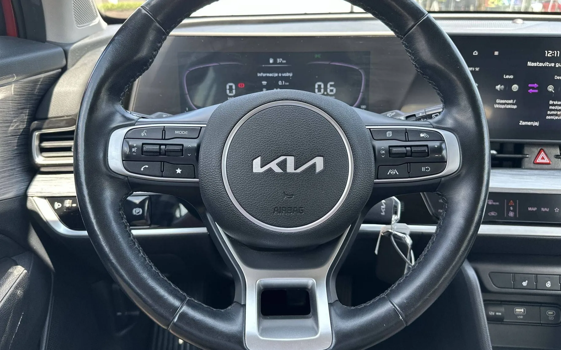 Notranja slika - KIA Sportage - 1.6 T-GDI LX Fresh ISG - 14