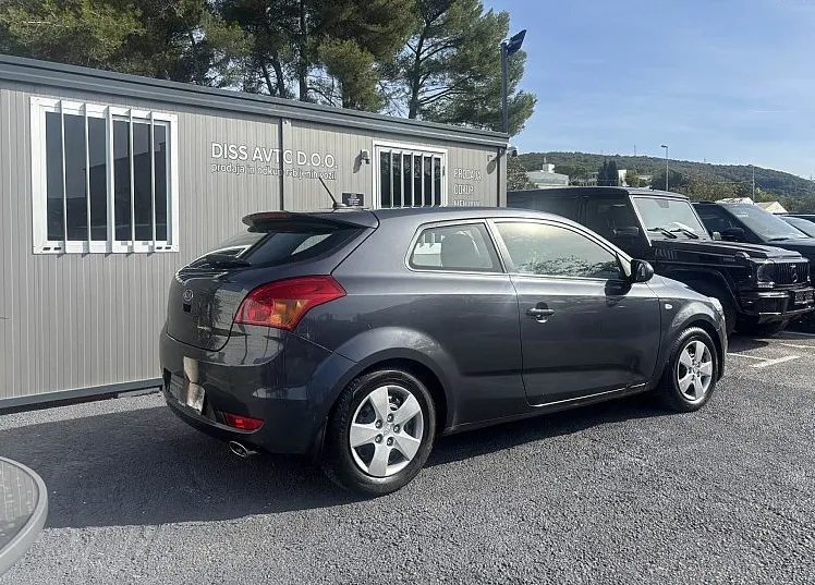 Zunanja slika - KIA Ceed - 1.4 benc. NA KREDIT BREZ POLOGA - 9
