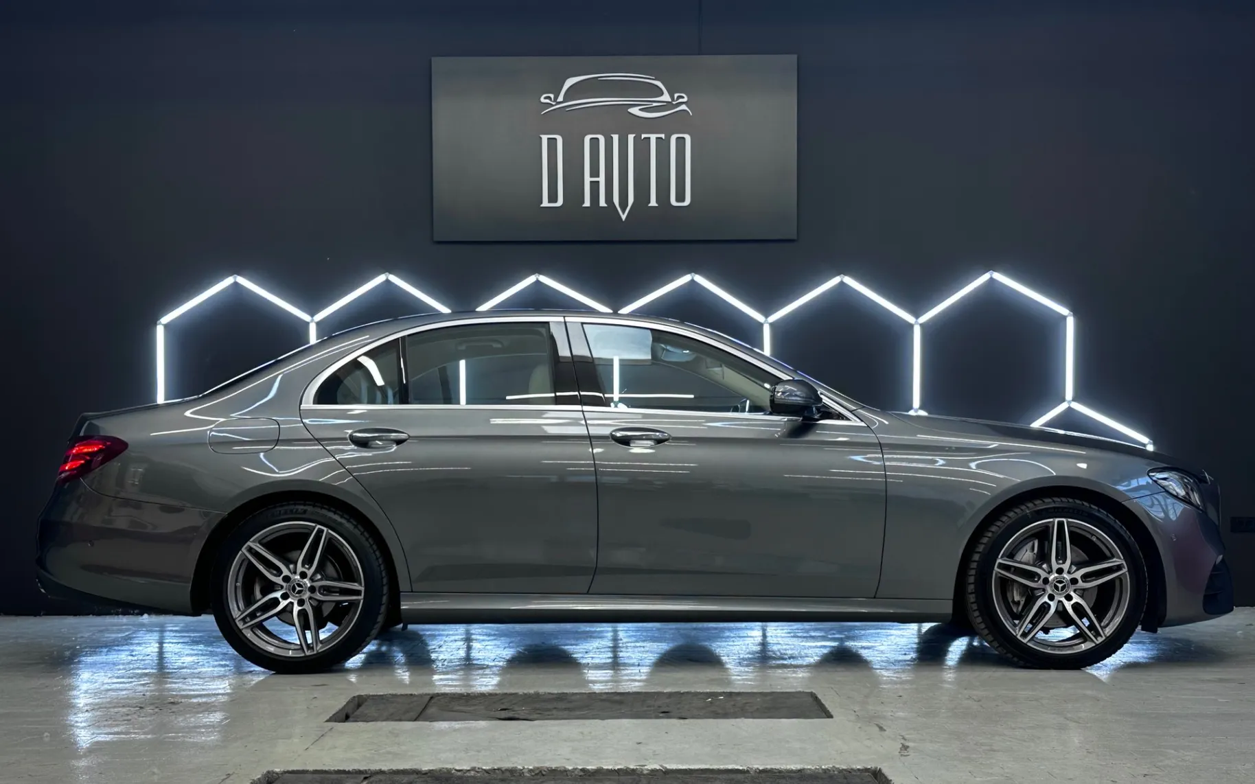Zunanja slika - Mercedes-Benz E-Razred - E 220 d 4MATIC AMG+MULTIBEAM+VIRTUAL+360KAMERA+19” - 5