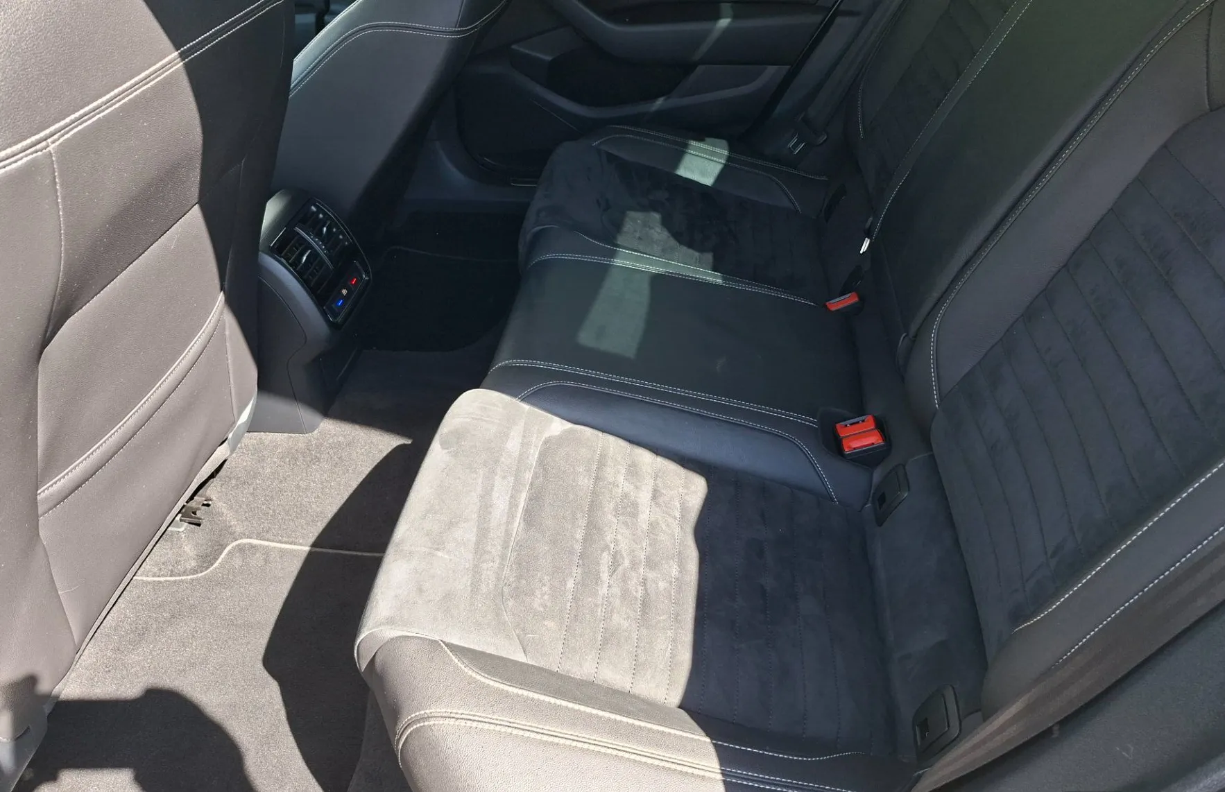 Zunanja slika - Volkswagen Passat - 4motion 2.0 TDI Elegance DSG kupljen v SLO - 9