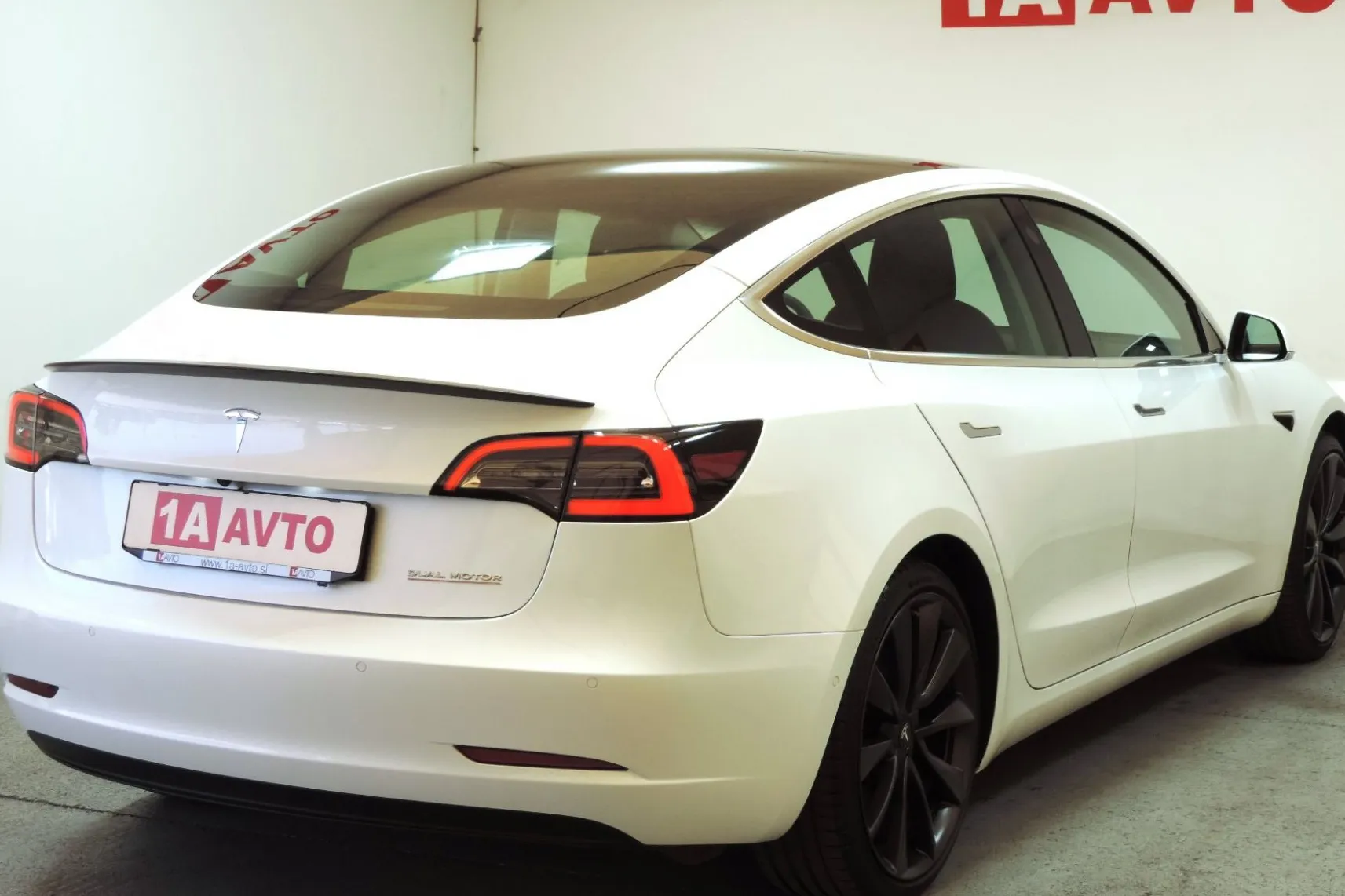 Zunanja slika - Tesla Model 3 - Performance AWD  Dual Motor 2x65 kW - 5