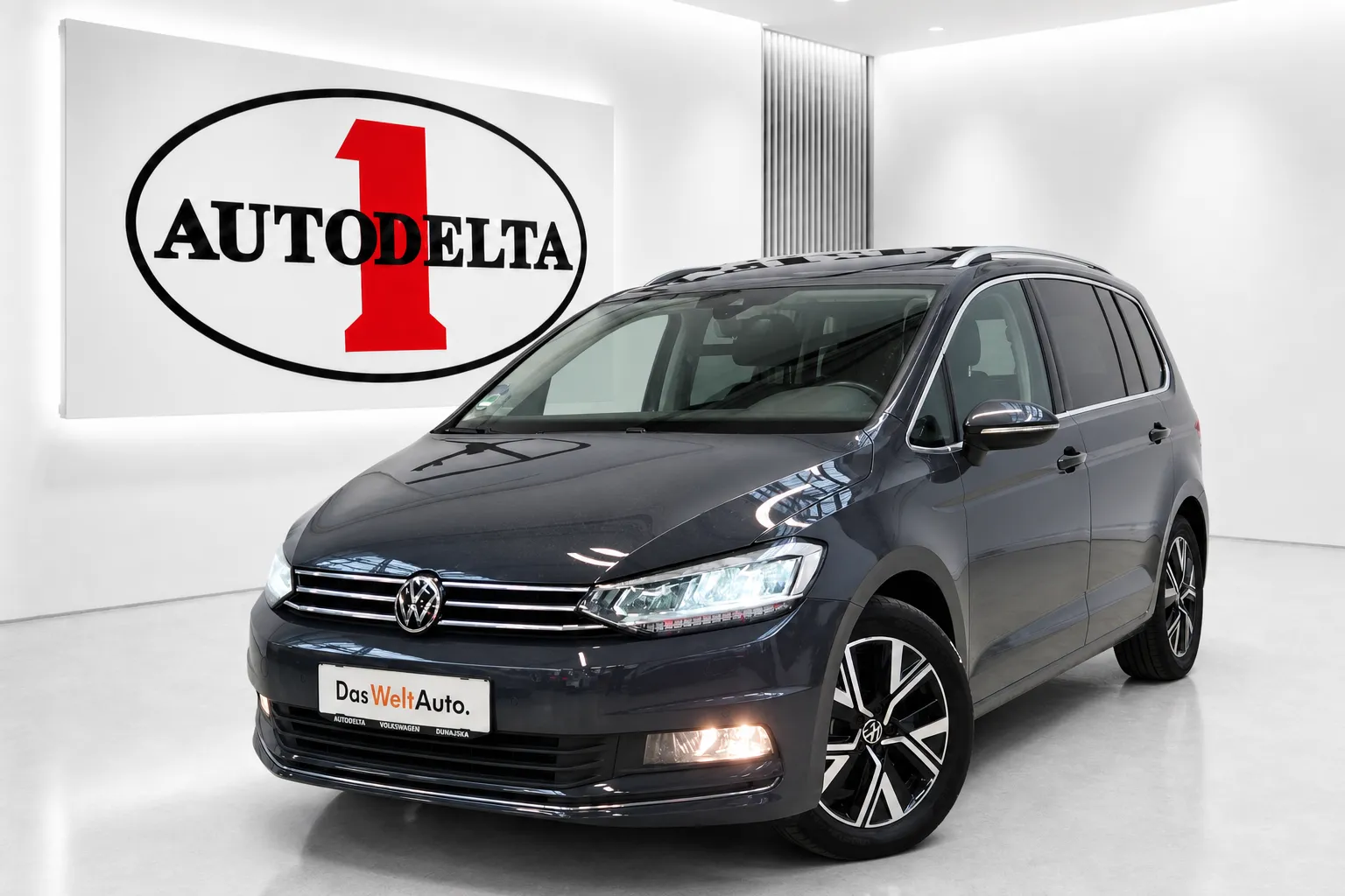 Zunanja slika - Volkswagen Touran - 2.0 TDI Highline 150 PANORAMA-LED-KLJUKA... - 1