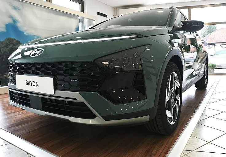 Zunanja slika - Hyundai Bayon - 1.0T-GDI PREMIUM AVT-WINTER-DAB-LED-REZ.K-VIDEO - 1