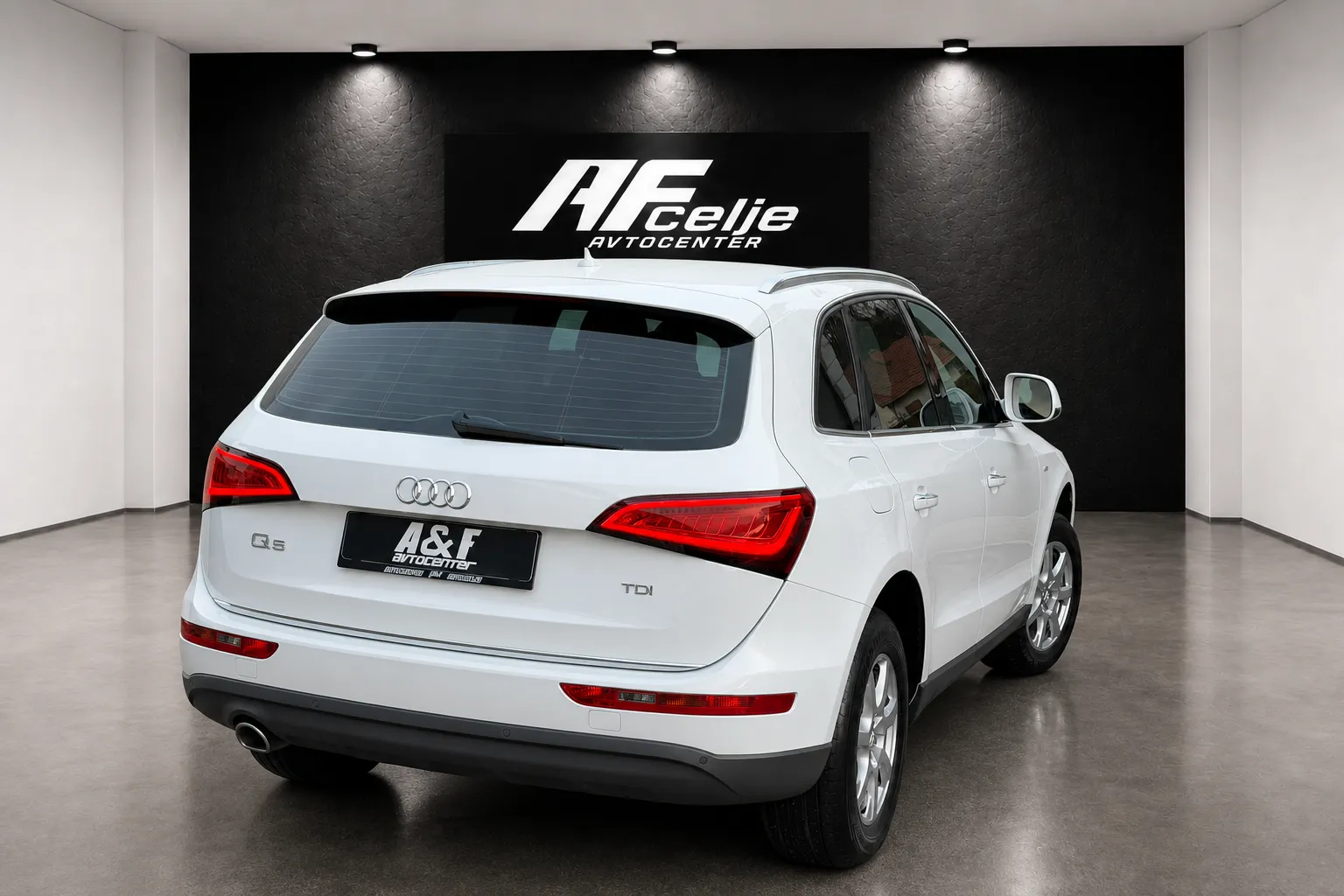 Zunanja slika - Audi Q5 - 2.0 TDI-XENON+LED-LIZING ZA TUJCE-ODLIČEN - 5