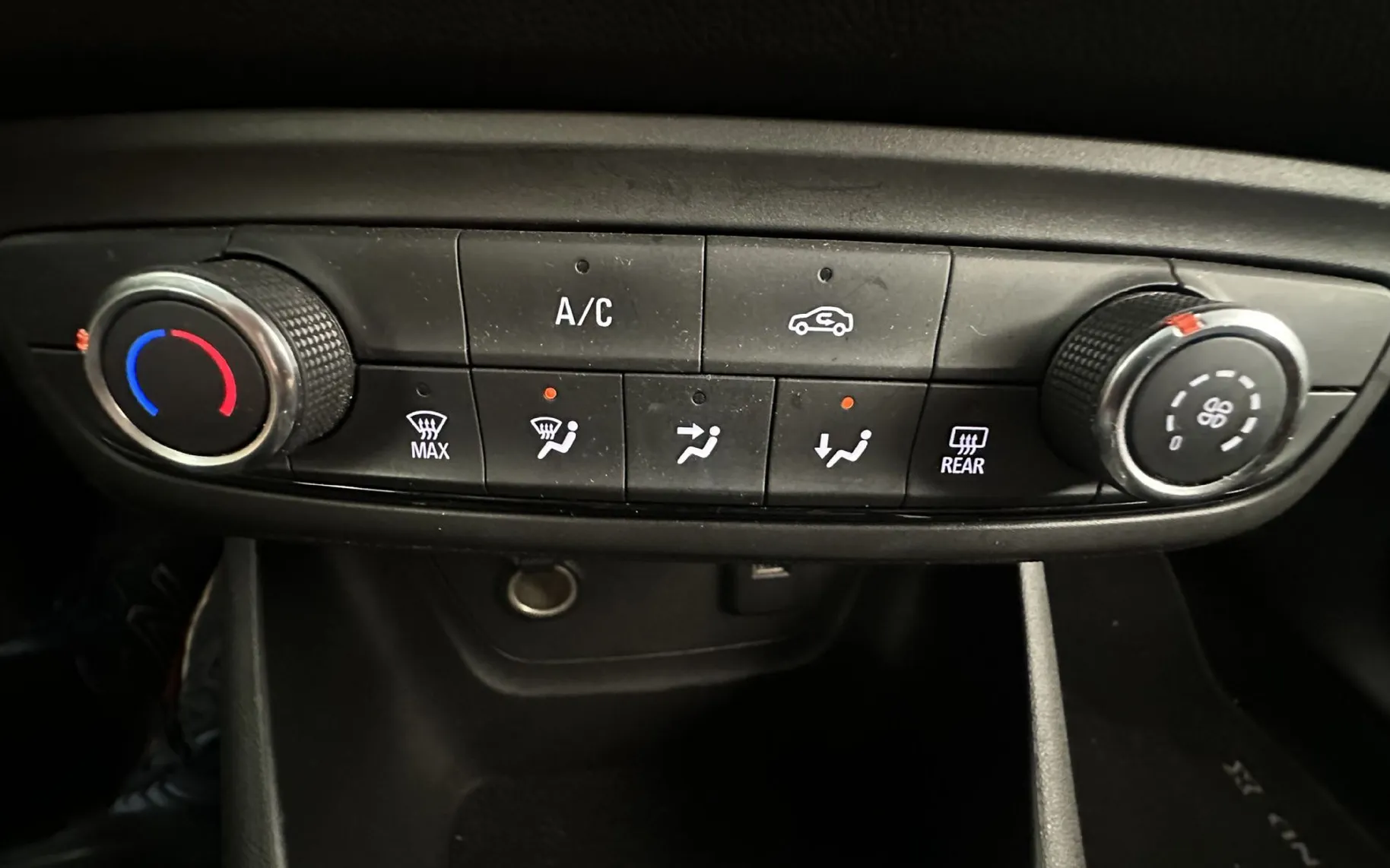 Zunanja slika - Opel Crossland X - 1.2 61KW.1 lastnik.12 mesečno jamstvo - 11