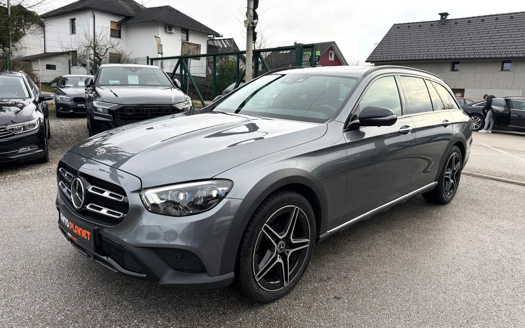 Zunanja slika - Mercedes-Benz E-Razred - E 220 d 4MATIC All-Terrain AIRMATIC LED ACC HEADuP - 1