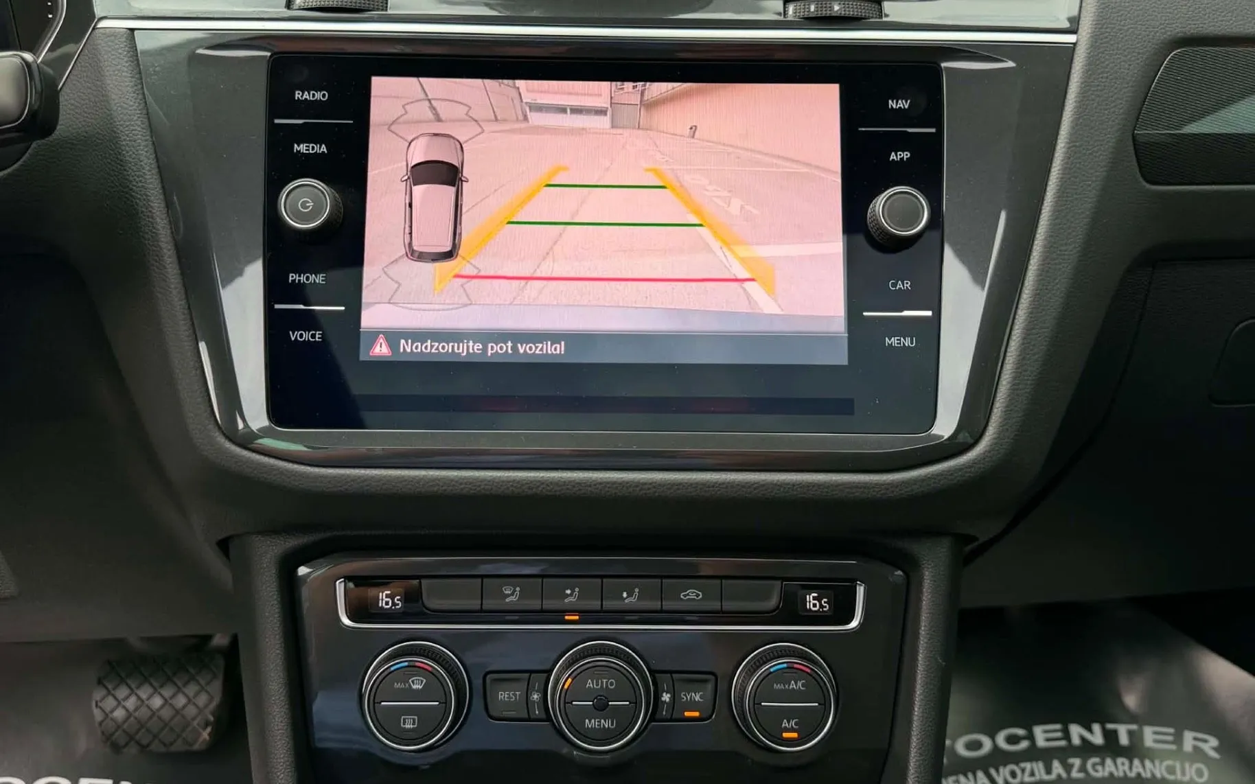 Notranja slika - VW Tiguan - 2.0TDI-DSG-H LINE-VIRTUAL-PANORAMA-LIZING ZA TUJ - 12
