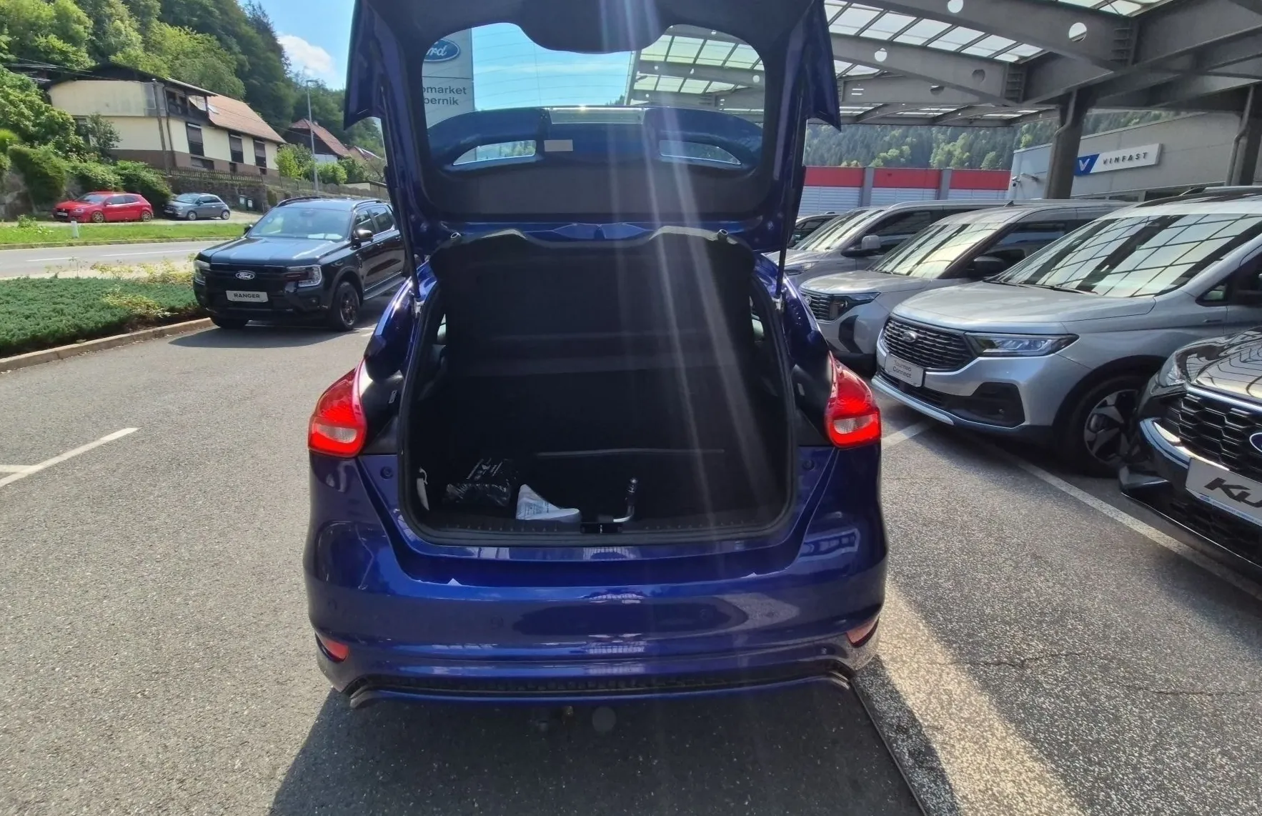 Zunanja slika - Ford Focus - ST-LINE 1.0 125PS M6-SLO-2.LAST-REDNO SERVISIRAN - 9
