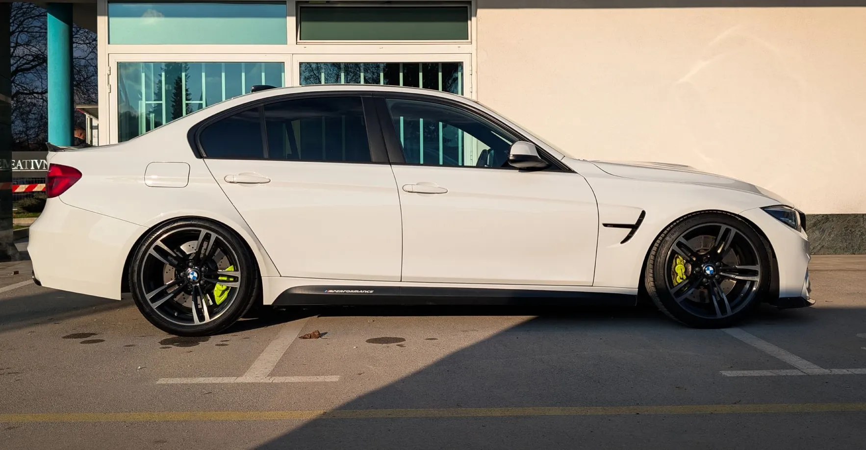 Zunanja slika - BMW M3 - Akrapović Adaptivne LED Memory sedeži Navi Pro - 3