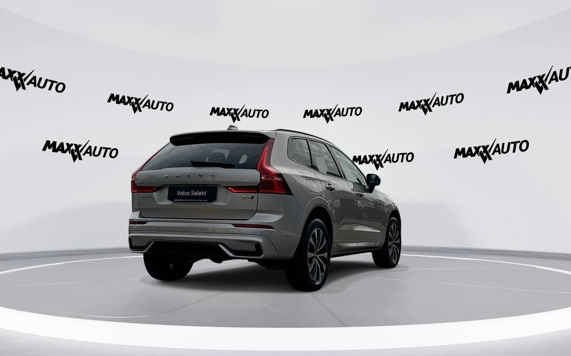 Zunanja slika - Volvo XC60 - B4 D AWD Plus Dark Avt. Zračno Pano ACC Kljuka - 5