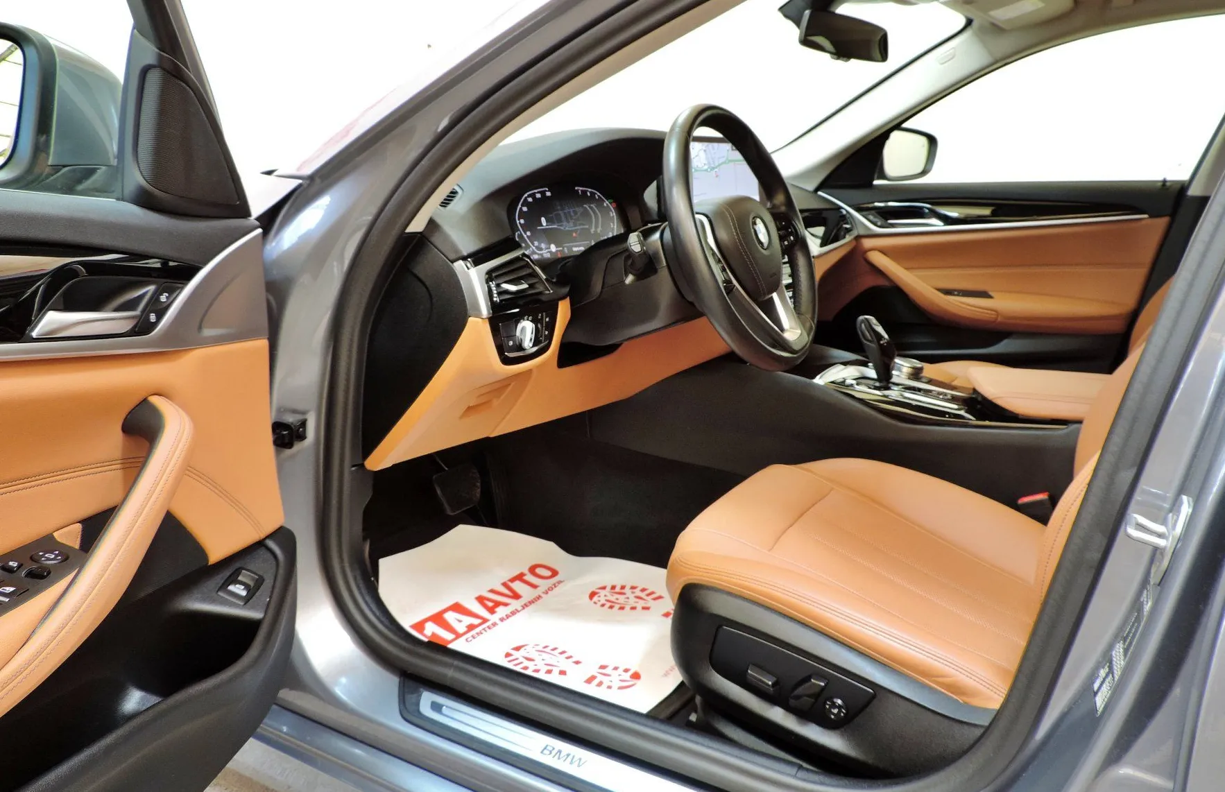 Zunanja slika - BMW Serija 5 - Touring: 520i Avt. USNJE-KAMERA-LED-MRTVI KOT… - 9