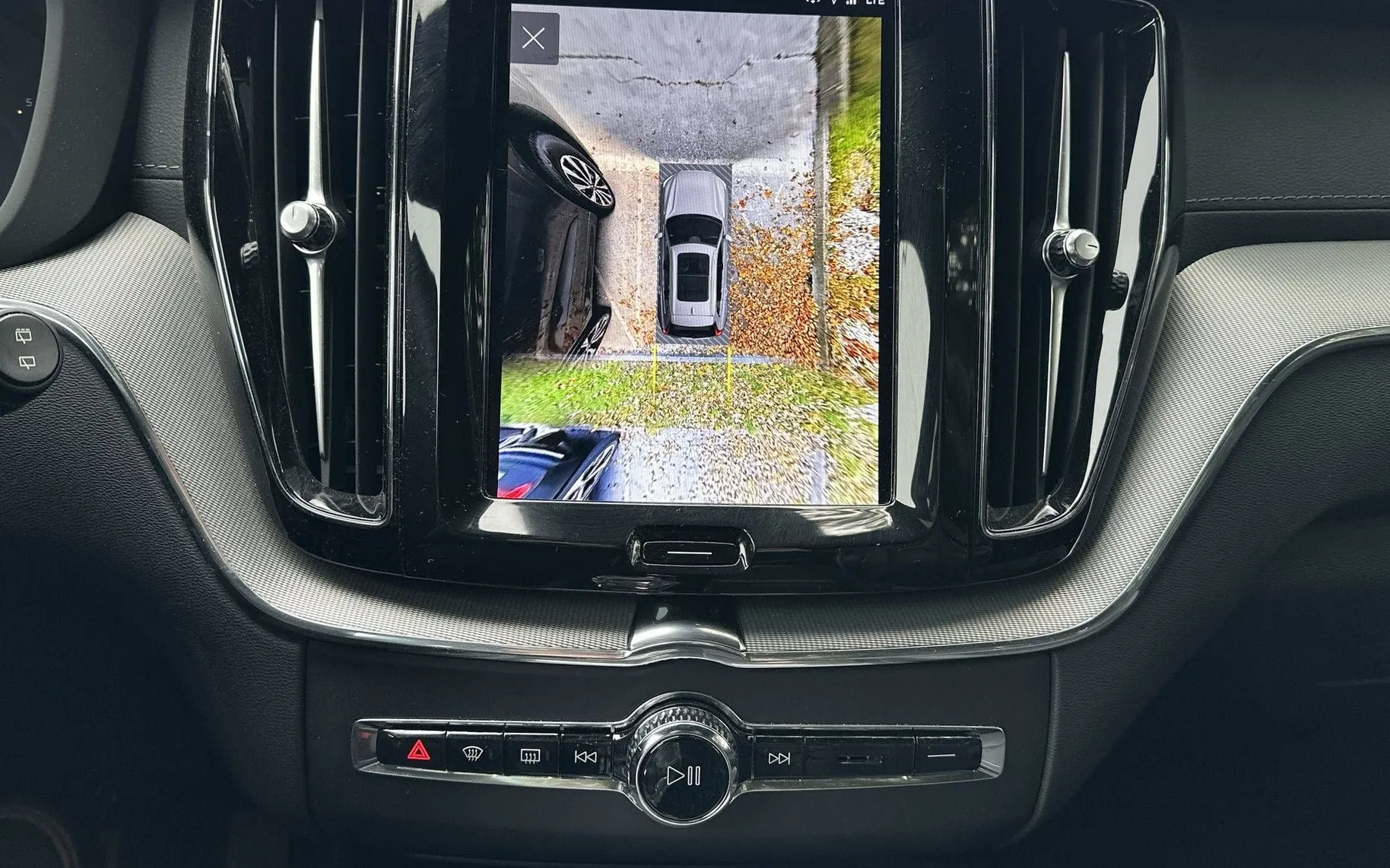 Notranja slika - Volvo XC60 - B4 D AWD Ultimate Dark Avt. - 17
