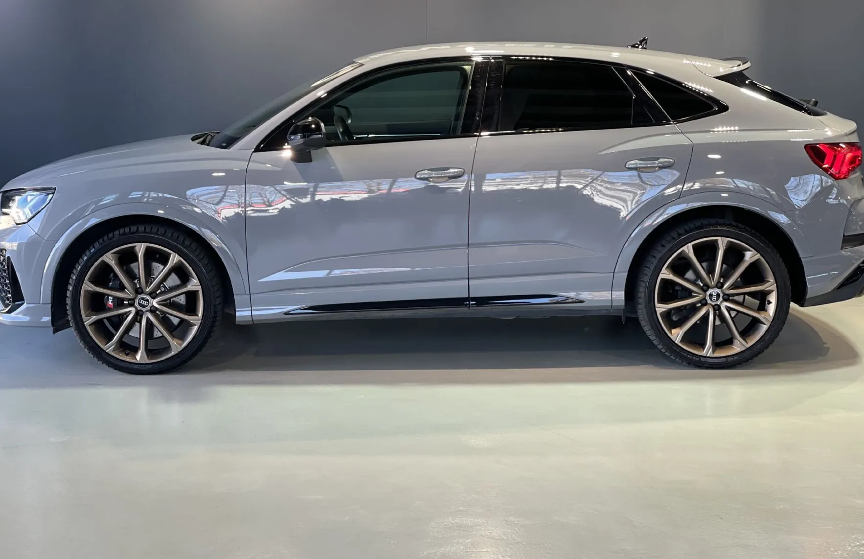 Zunanja slika - Audi RS Q3 Sportback - RSQ3-SPORTBACK-1.LAST-VIRTUAL-MATRIX-NAVI-GRETJE - 5
