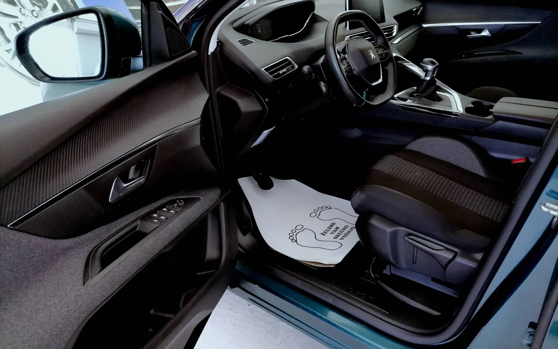 Zunanja slika - Peugeot 5008 - 1.2 PURETECH LED ALU NAVI 7SEDEŽEV 2XPDC 1.LASTN.. - 5