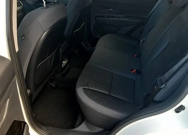Zunanja slika - KG Mobility Korando - 1.5 T-GDI 120 kW Fresh+ M T - 11