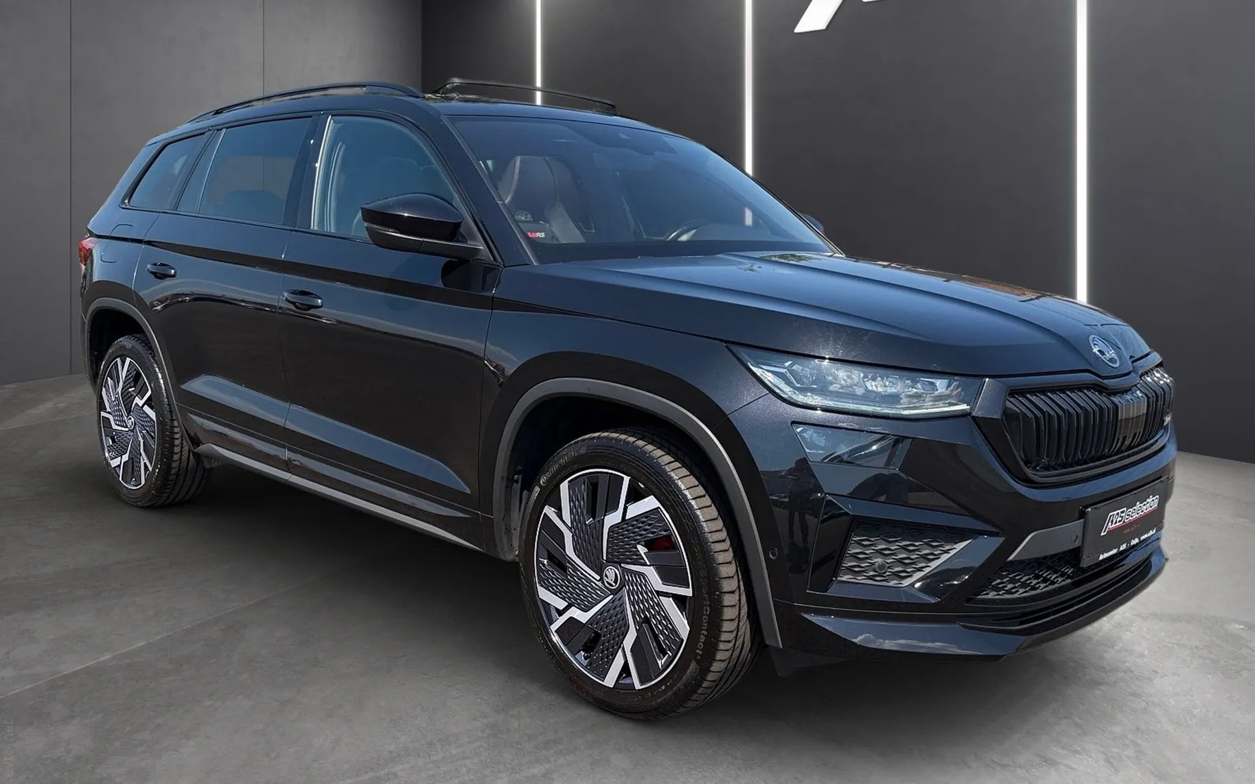 Zunanja slika - Škoda Kodiaq - 4x4 2.0 TSI RS DSG-Panorama-Webasto-360 kamera.... - 2