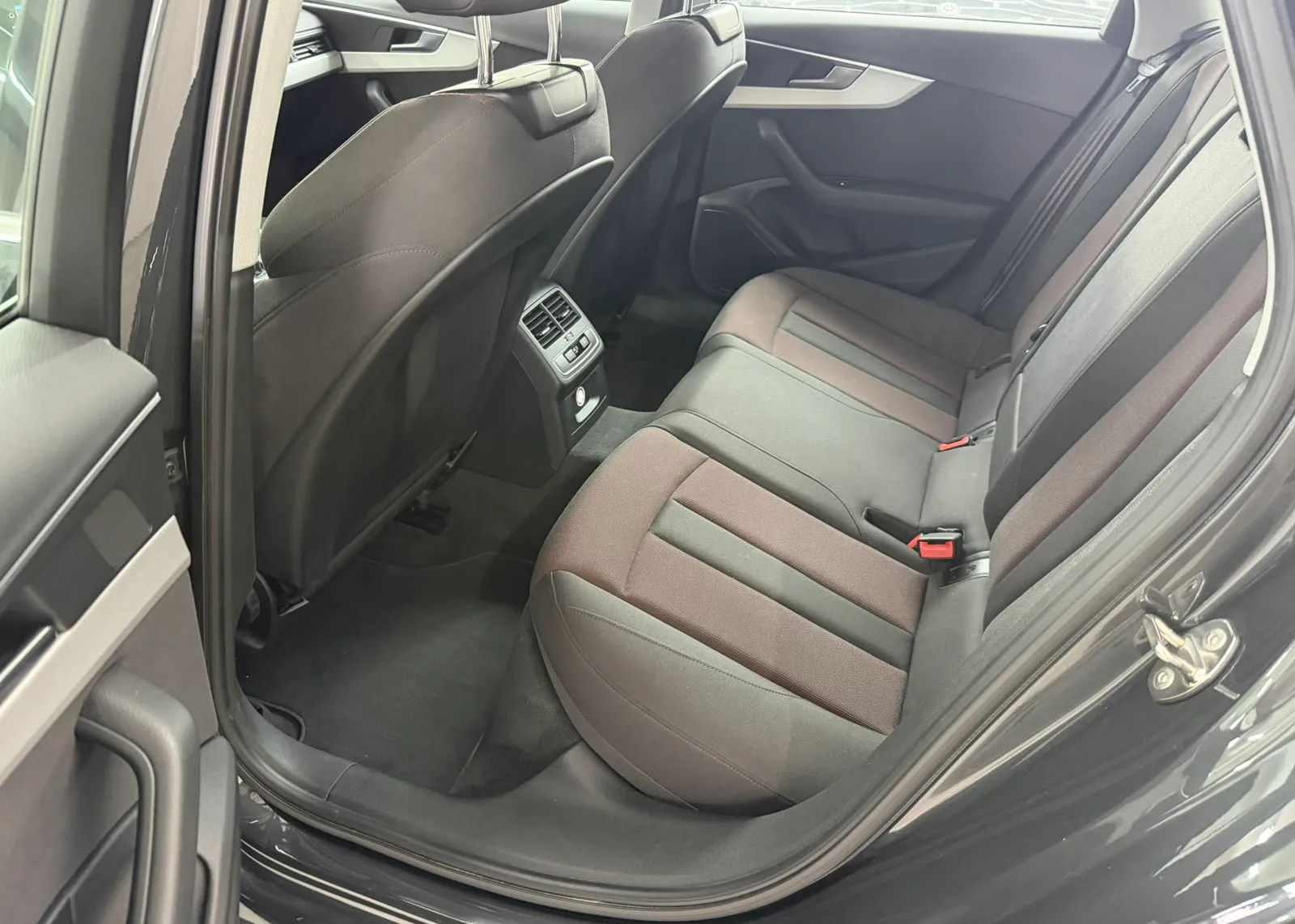Zunanja slika - Audi A4 - Avant 30 AUT. - 5