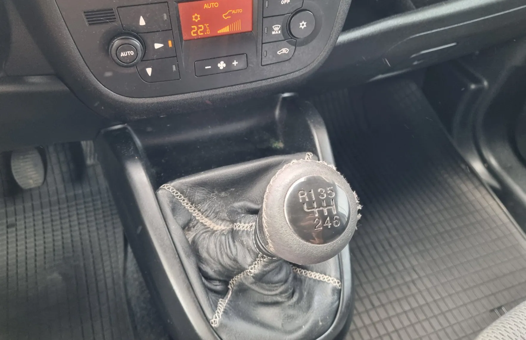 Zunanja slika - Fiat Doblo - 1.6 JTD - SLOVENSKI + POTRJENA KNJIGA + KLJUKA - 14