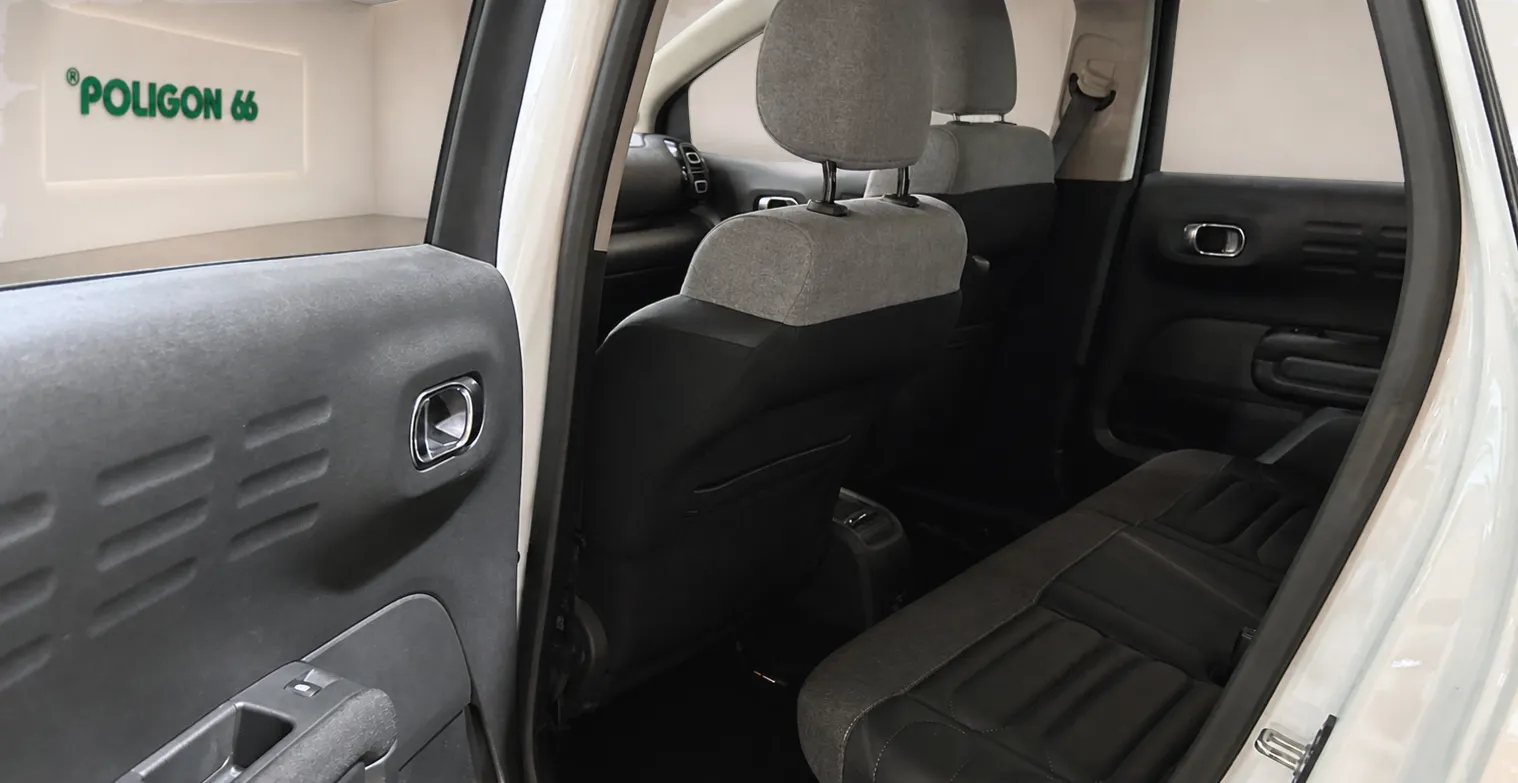 Notranja slika - Citroën C3 Aircross - 1.2 PureTech 130 Shine Avt.-KAMERA-FUL LED-M 2023 - 7