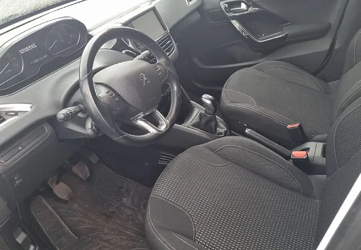Zunanja slika - Peugeot 208 - 1.2 PureTech 83 S S Allure  67674KM.SERVISNA - 7