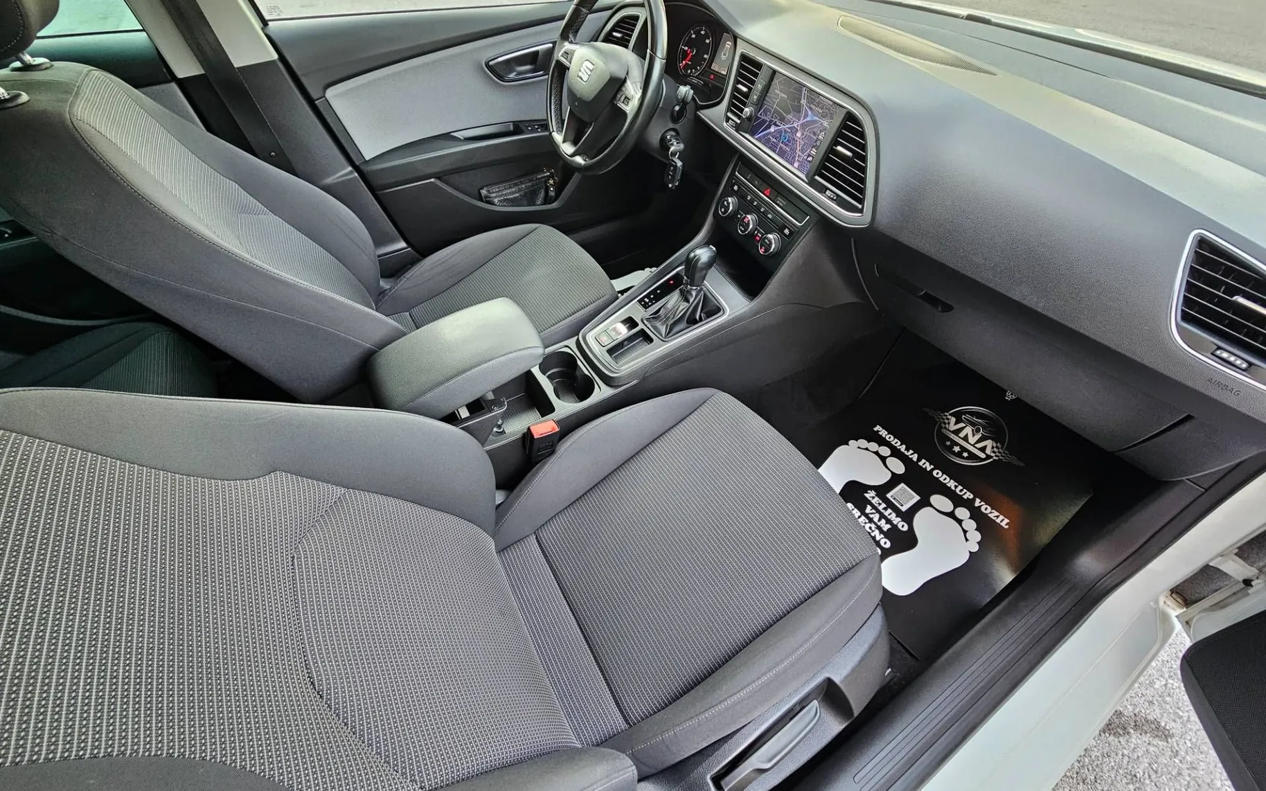 Notranja slika - Seat Leon - ST 1.6 TDI DSG STYLE |LED|KAMERA|TEMPOMAT|APP|TOP| - 9