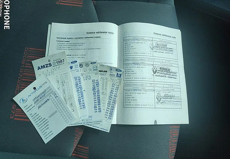 Zunanja slika - Renault Clio - 1.5 dCi Extreme-5 VRAT-KLIMA-USNJEN VOLAN-VEL.SERV - 11