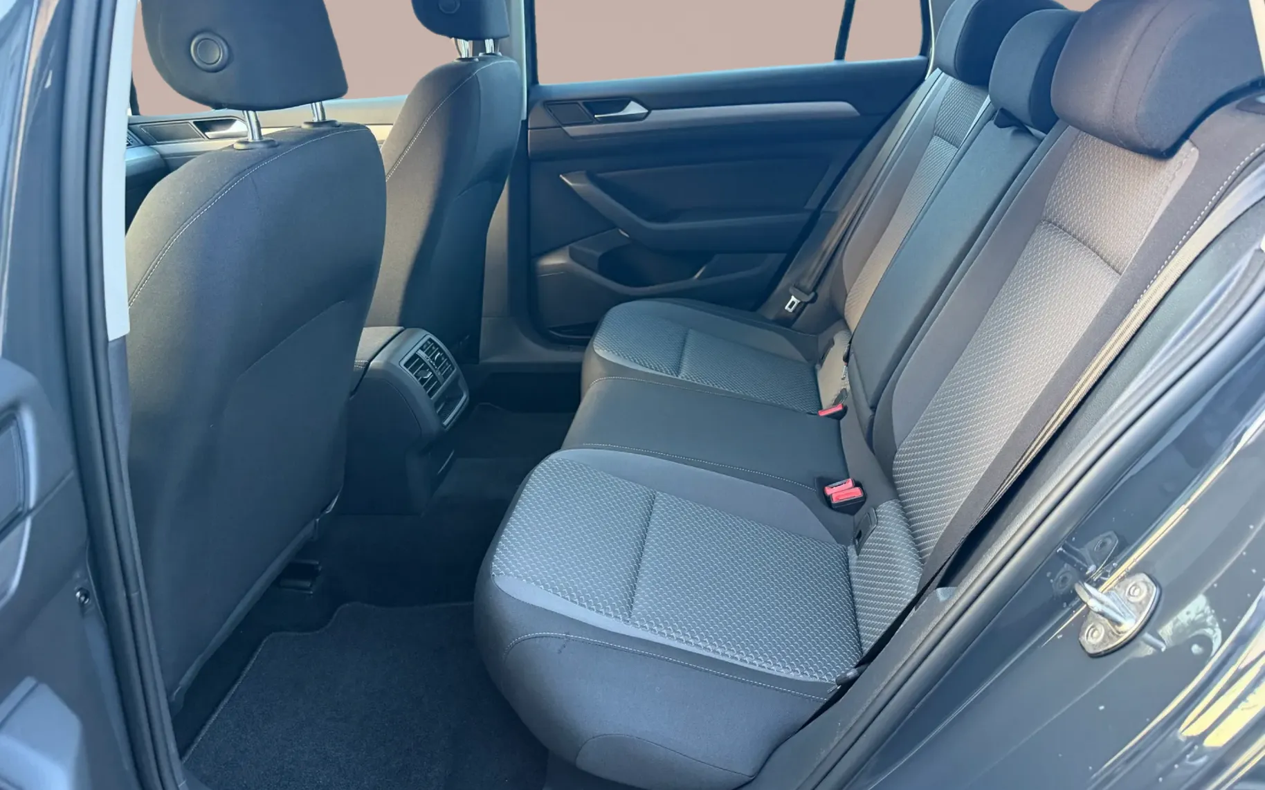 Zunanja slika - Volkswagen Passat - Variant 2,0 TDI BMT SCR Business DSG - 12