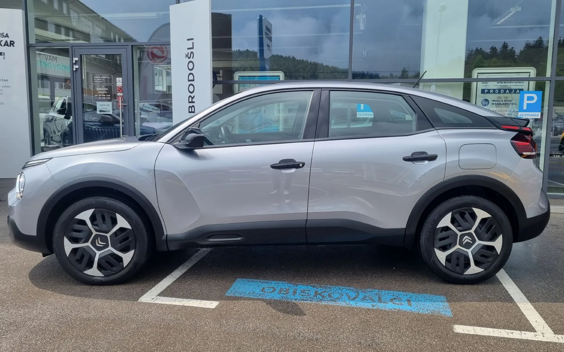 Zunanja slika - Citroën C4 - 1.2 PureTech 100 You  - SAMO 19.857KM - ODLIČEN - 4