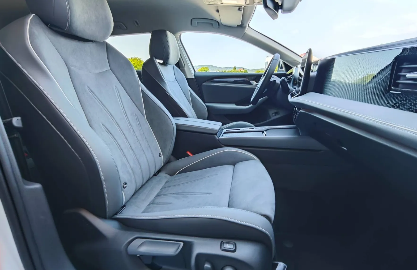 Zunanja slika - Volkswagen Passat - Variant 1.5 TSI eHybrid Business DSG 150kW... - 10