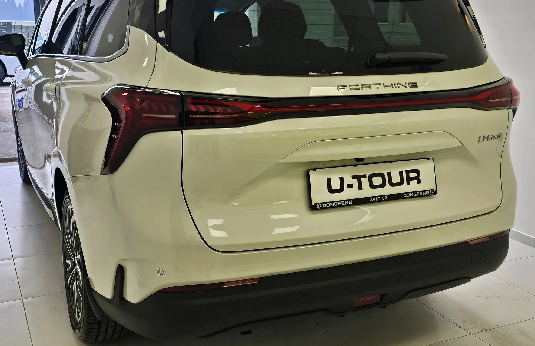 Zunanja slika - Forthing Forthing U Tour - U-Tour 1.5 T-GDI 7 SEDEŽOV- 7DCT-MY 2025-DAB-PANO-NA ZALO - 11