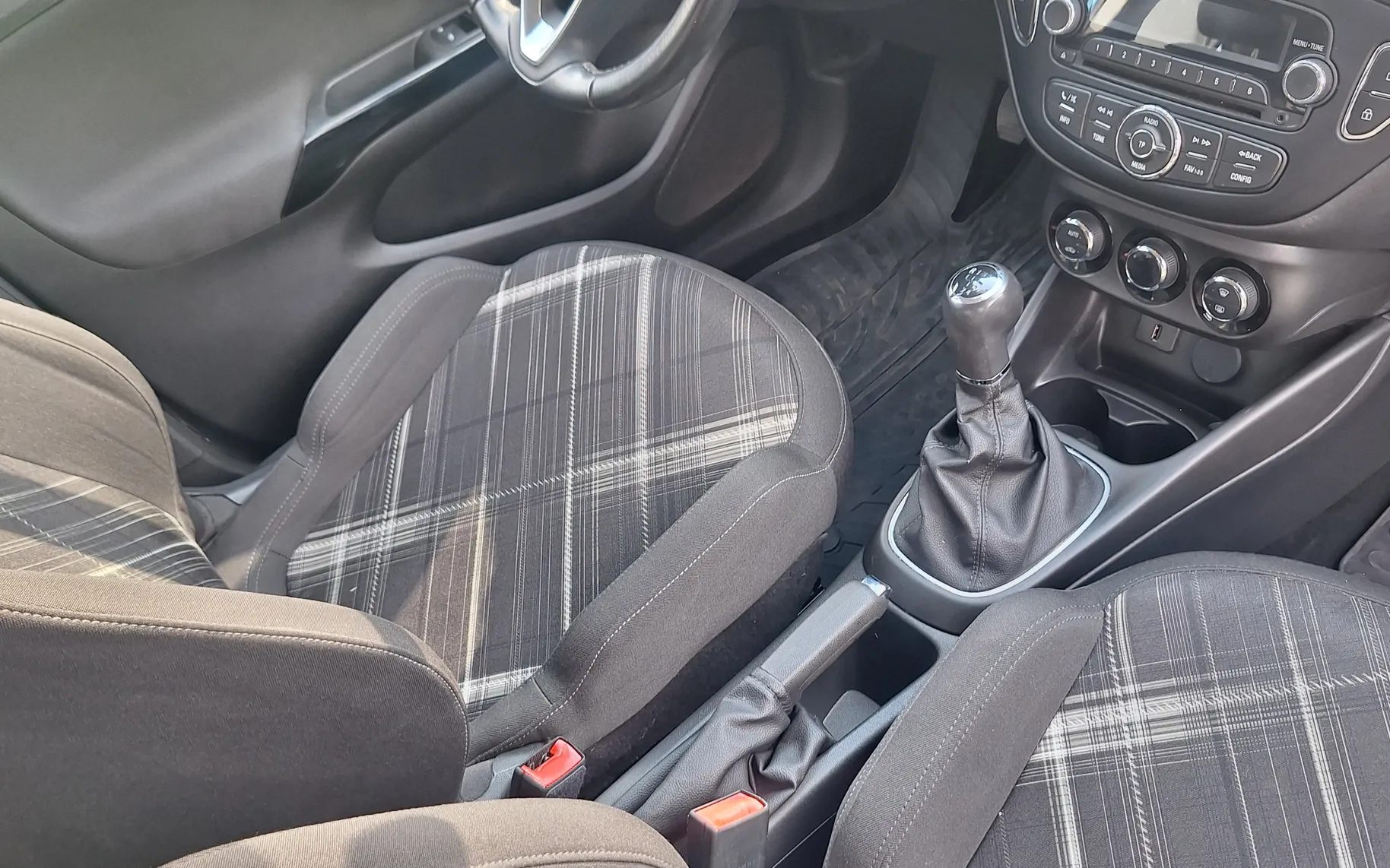 Zunanja slika - Opel Corsa - 1,4 BENCIN - 7