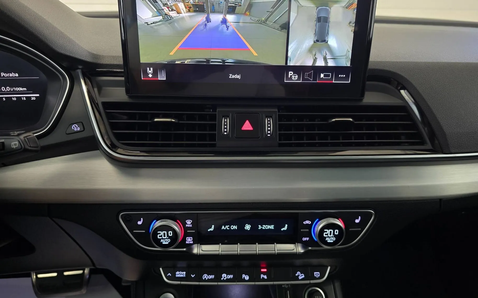 Notranja slika - Audi Q5 - quattro 40 TDI Advanced S tronic S-line - 13