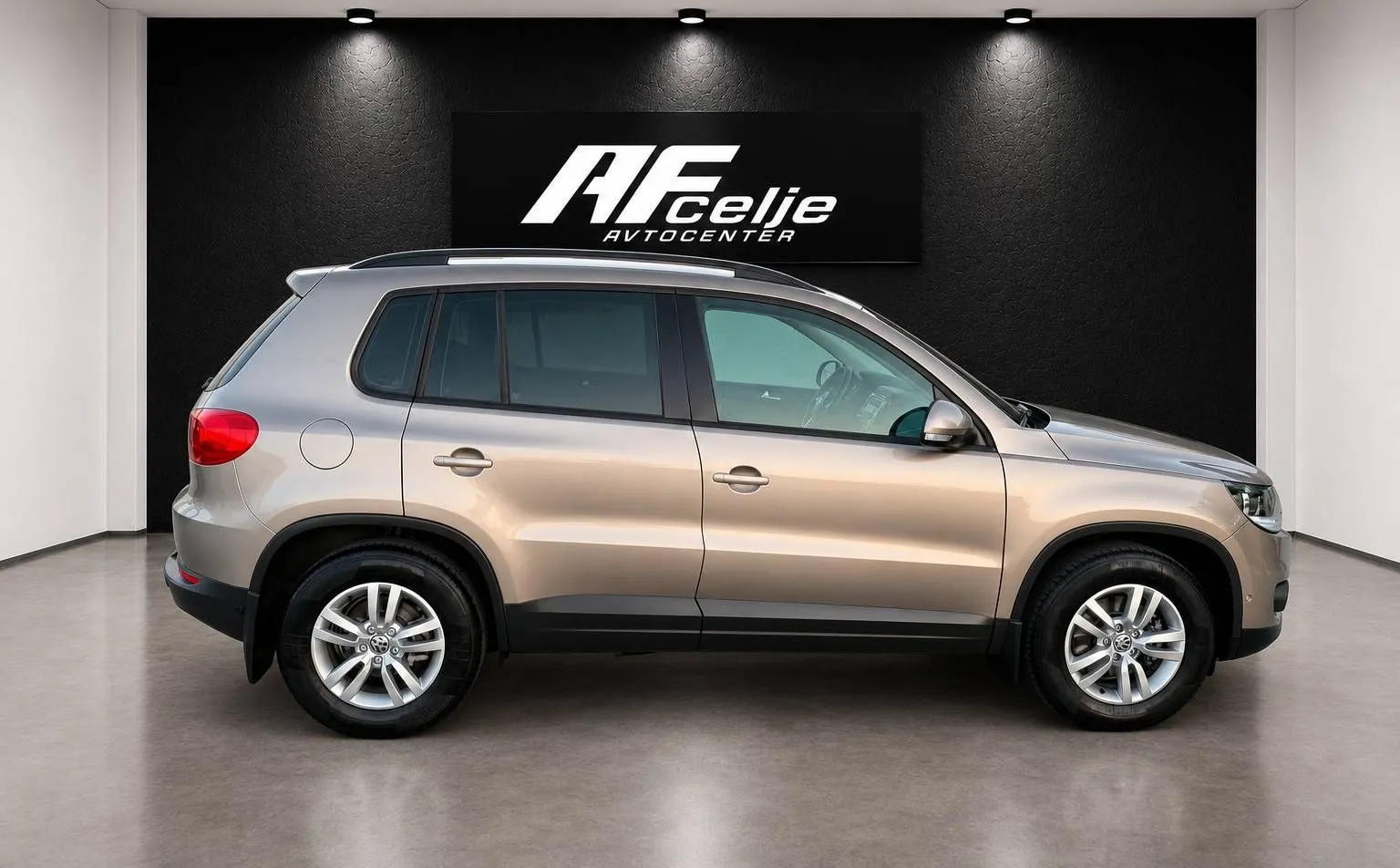 Zunanja slika - Volkswagen Tiguan - 2.0 TDI-192.000km-LIZING ZA TUJCE... - 4