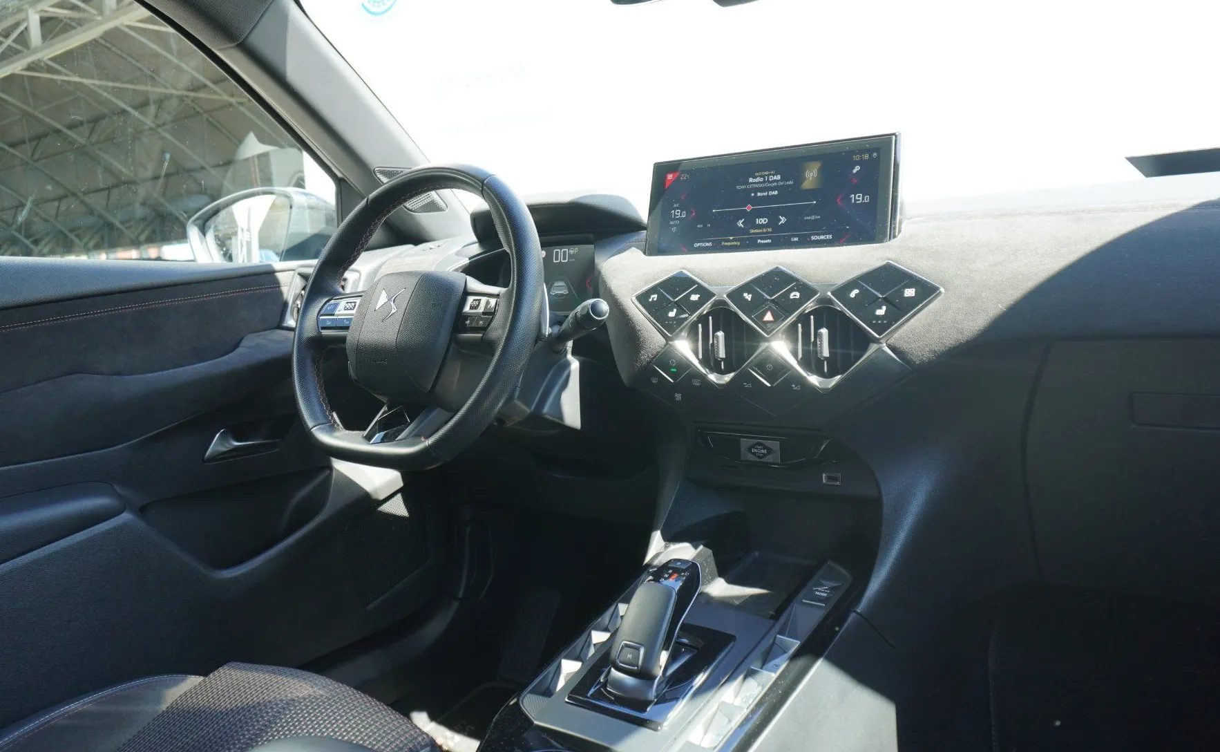 Zunanja slika - DS DS 3 Crossback - 1.2   AUT. PERFORMANCE LINE - 9