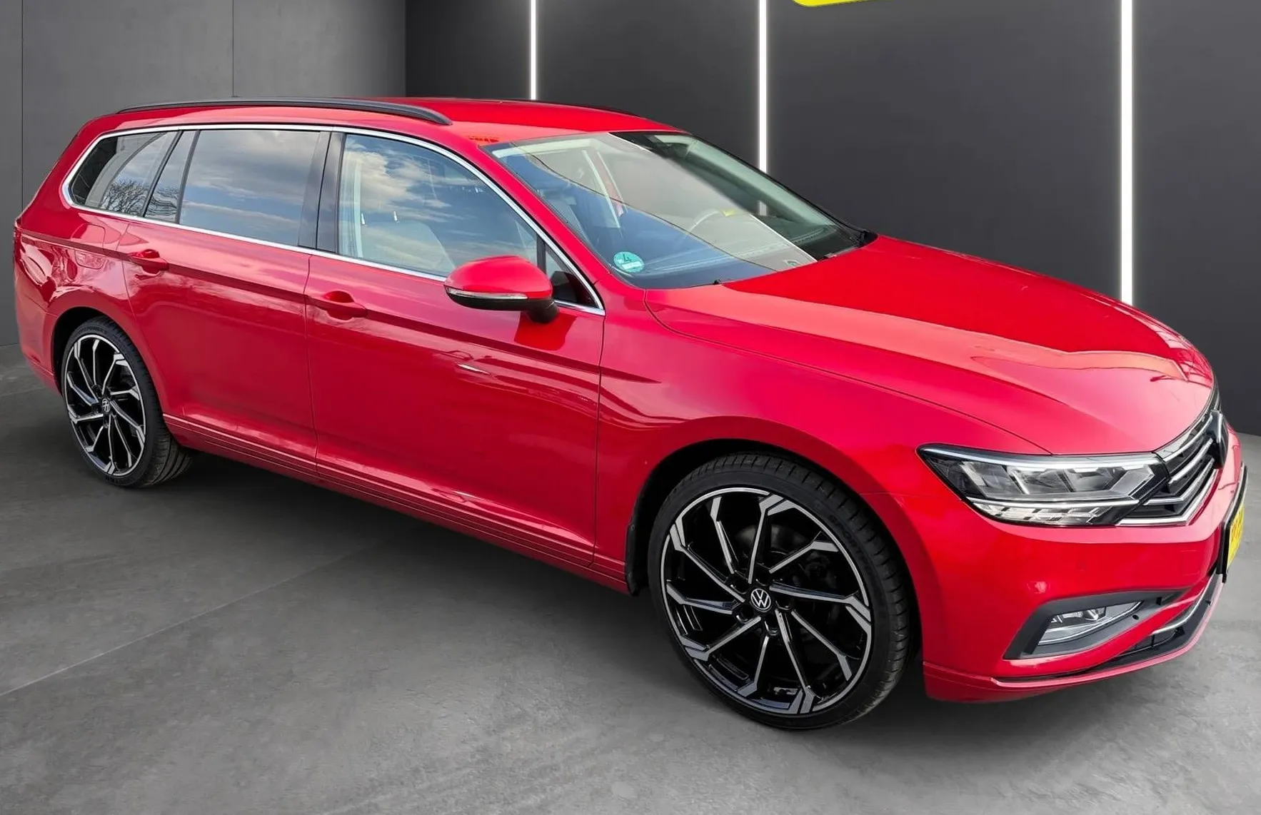 Zunanja slika - VW Passat - Variant 2.0 TDI AUT KEYLESS KAMERA RADAR VIRTUAL NAVI - 10