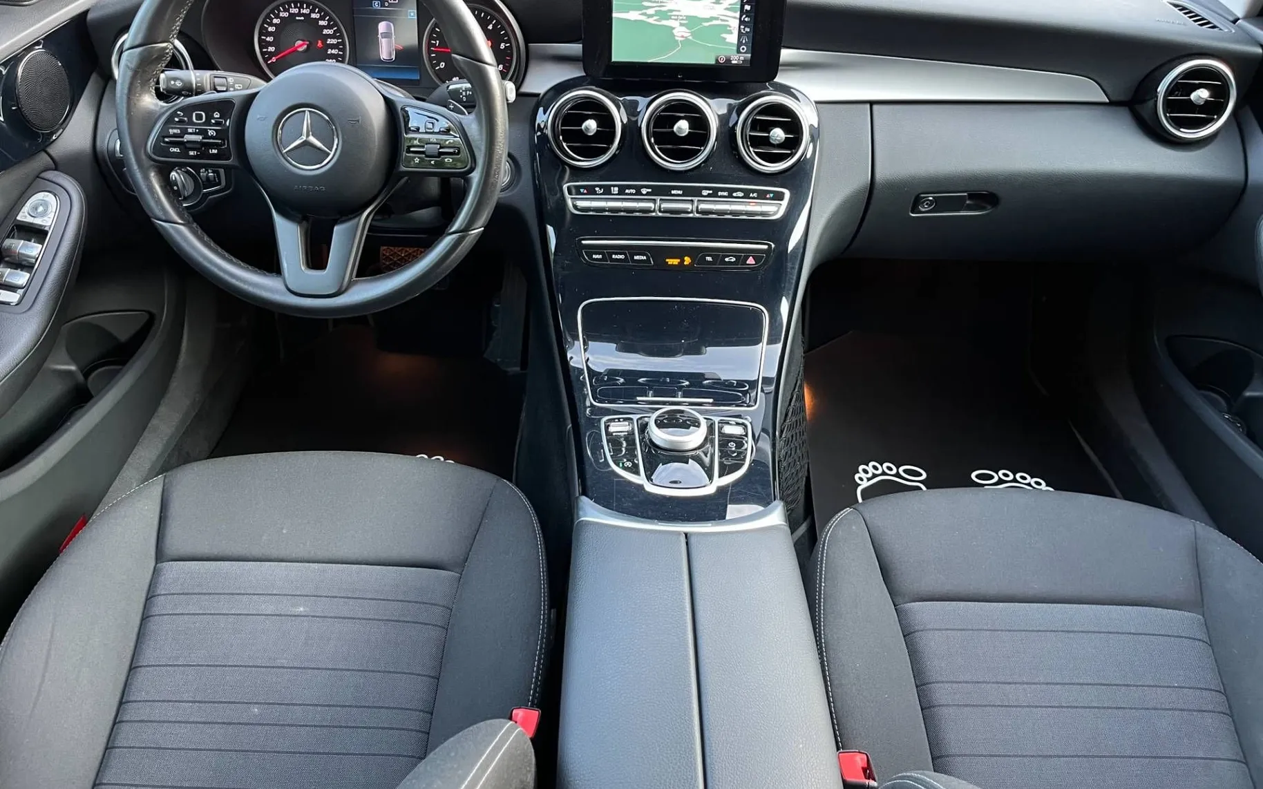 Notranja slika - Mercedes-Benz C-Razred - C 180 d-1 LASTNIK-98000 Km-ALU-NAVI-KAM-ODLIČEN - 8